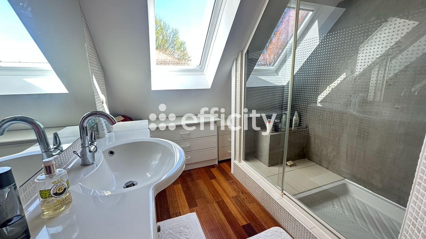 Achat immobilier Maison 6 pièces  160m2 à Saint-Cyr-sur-Loire (37540) - Photo n°11