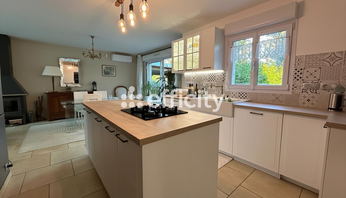 Achat immobilier Maison 6 pièces  160m2 à Saint-Cyr-sur-Loire (37540) - Photo n°6