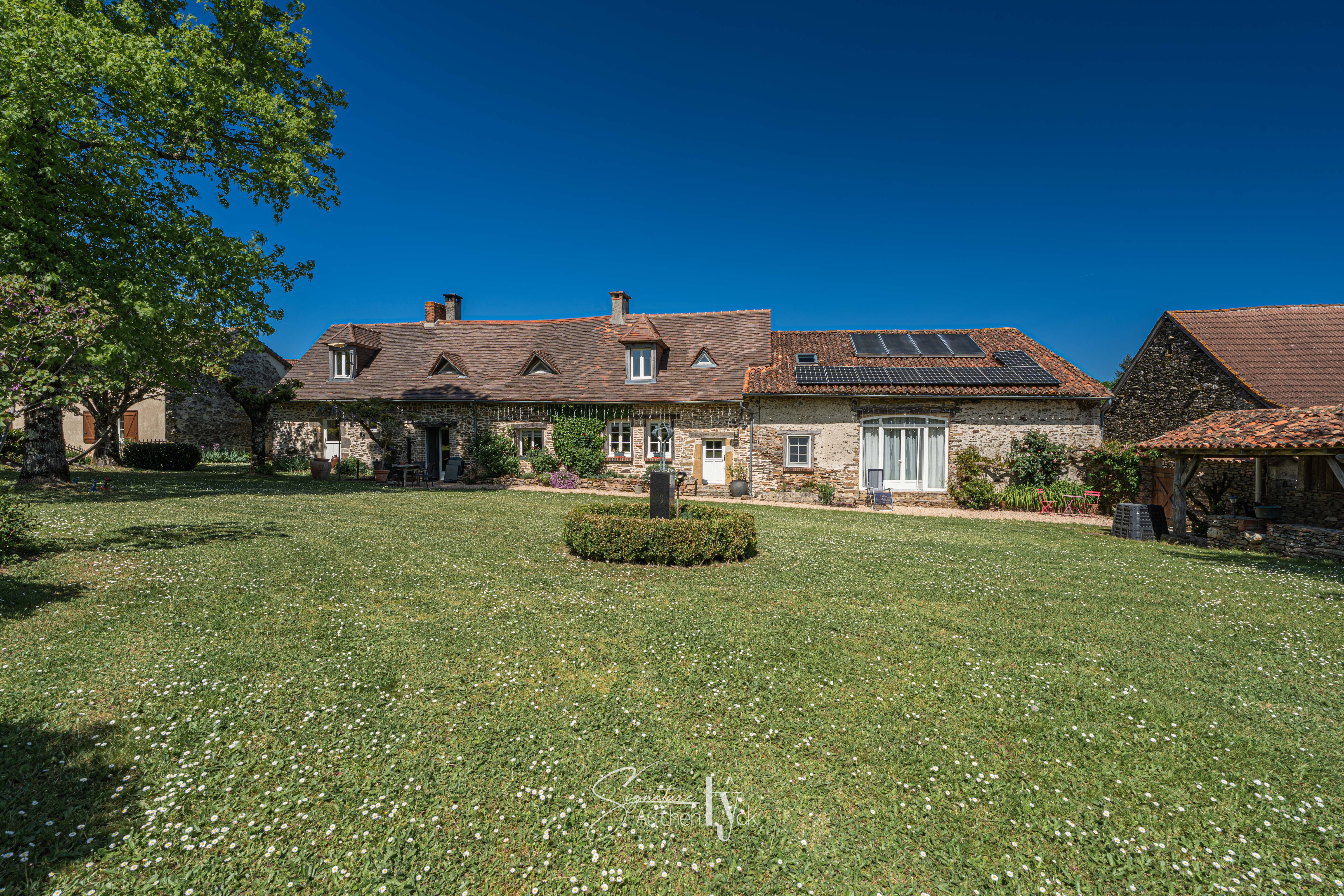 Achat immobilier Maison 7 pièces  232m2 à Saint-Saud-Lacoussière (24470) - Photo n°23