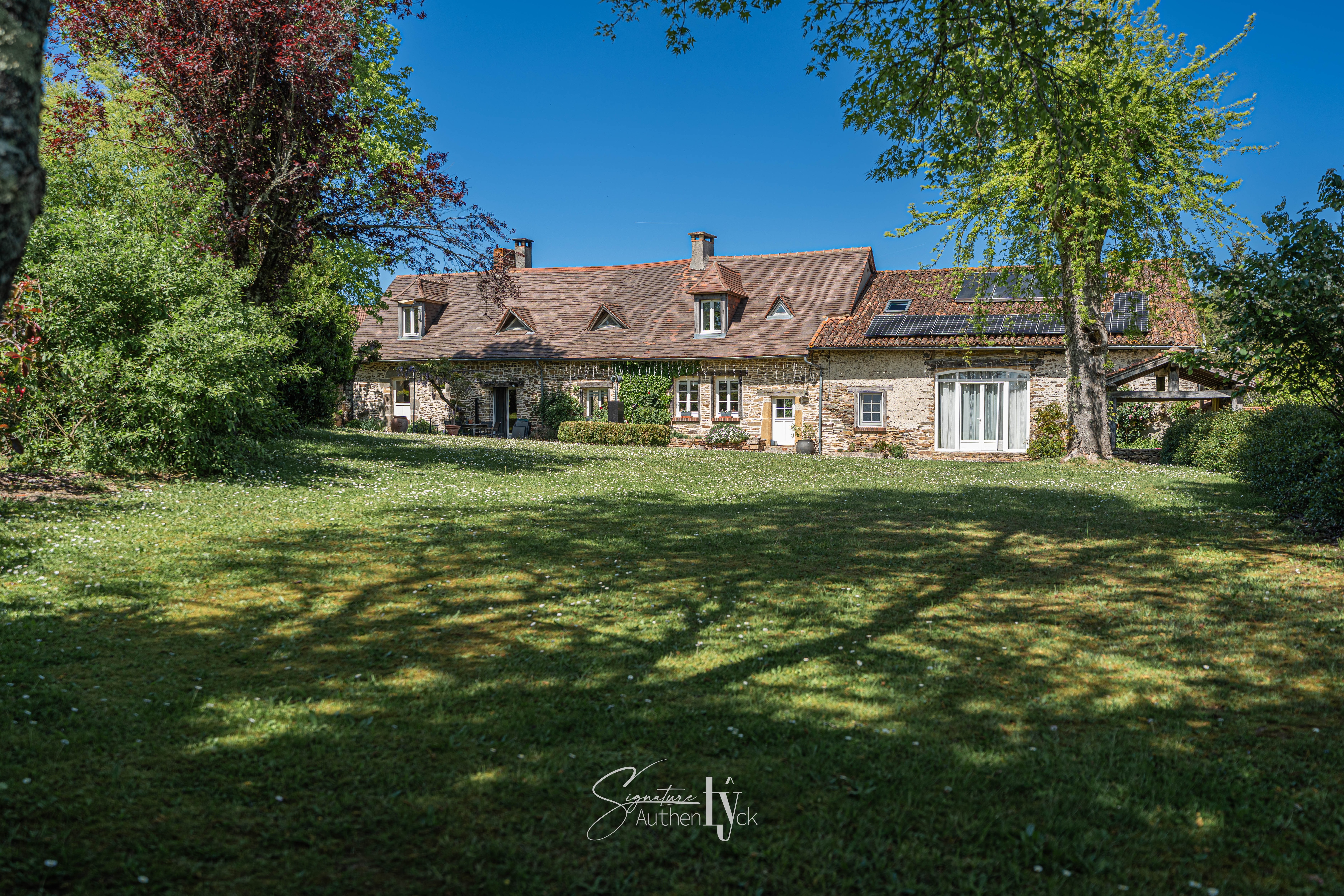 Achat immobilier Maison 7 pièces  232m2 à Saint-Saud-Lacoussière (24470) - Photo n°4