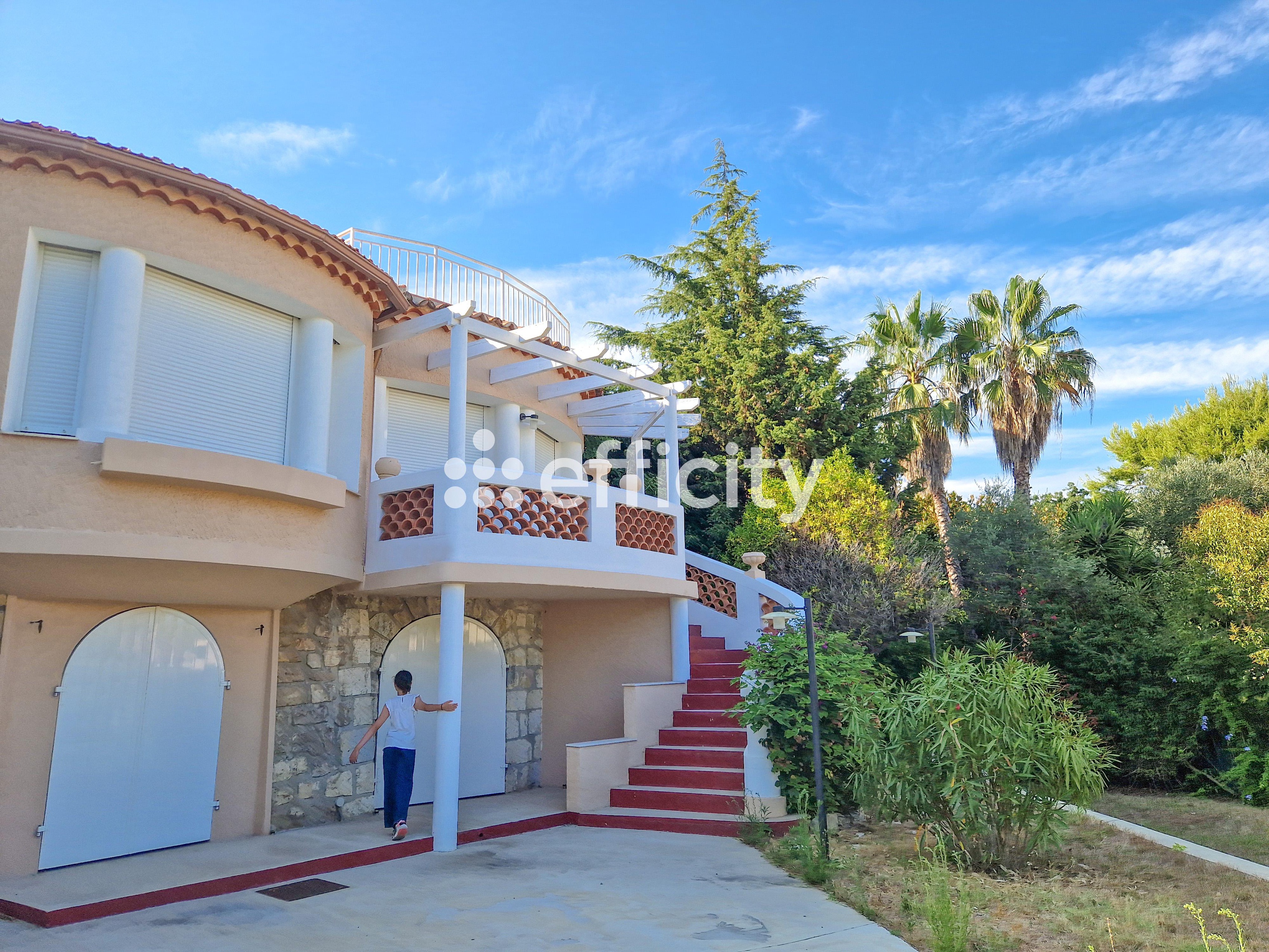 Achat immobilier Maison 7 pièces  260m2 à Antibes (06600) - Photo n°1
