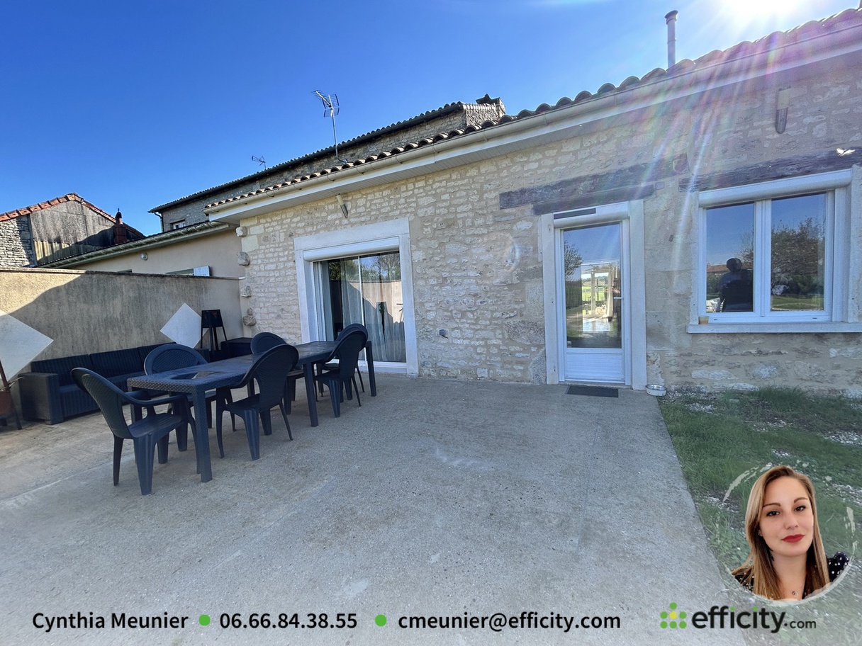 Achat immobilier Maison 5 pièces  160m2 à Salles-de-Villefagnan (16700) - Photo n°1