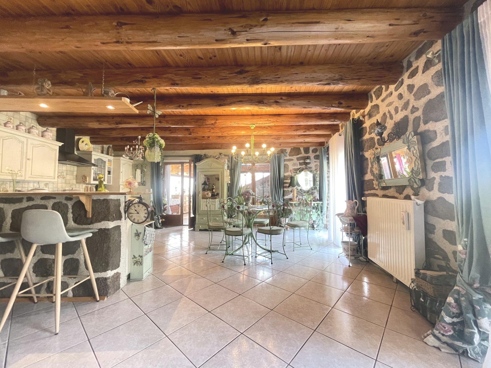 Achat immobilier Maison 10 pièces  270m2 à Polignac (43000) - Photo n°10