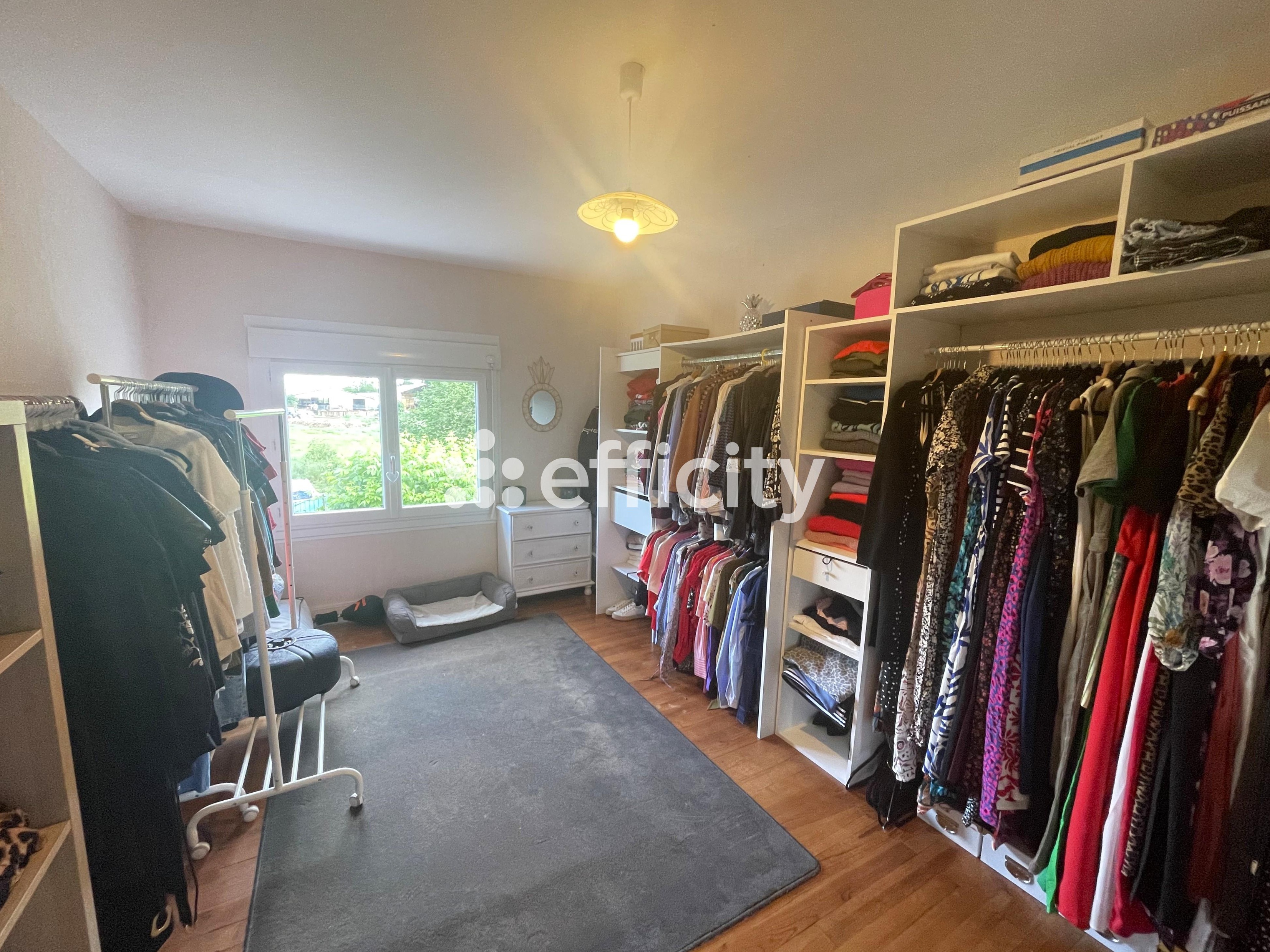 Achat immobilier Maison 4 pièces  91m2 à Les Peintures (33230) - Photo n°8