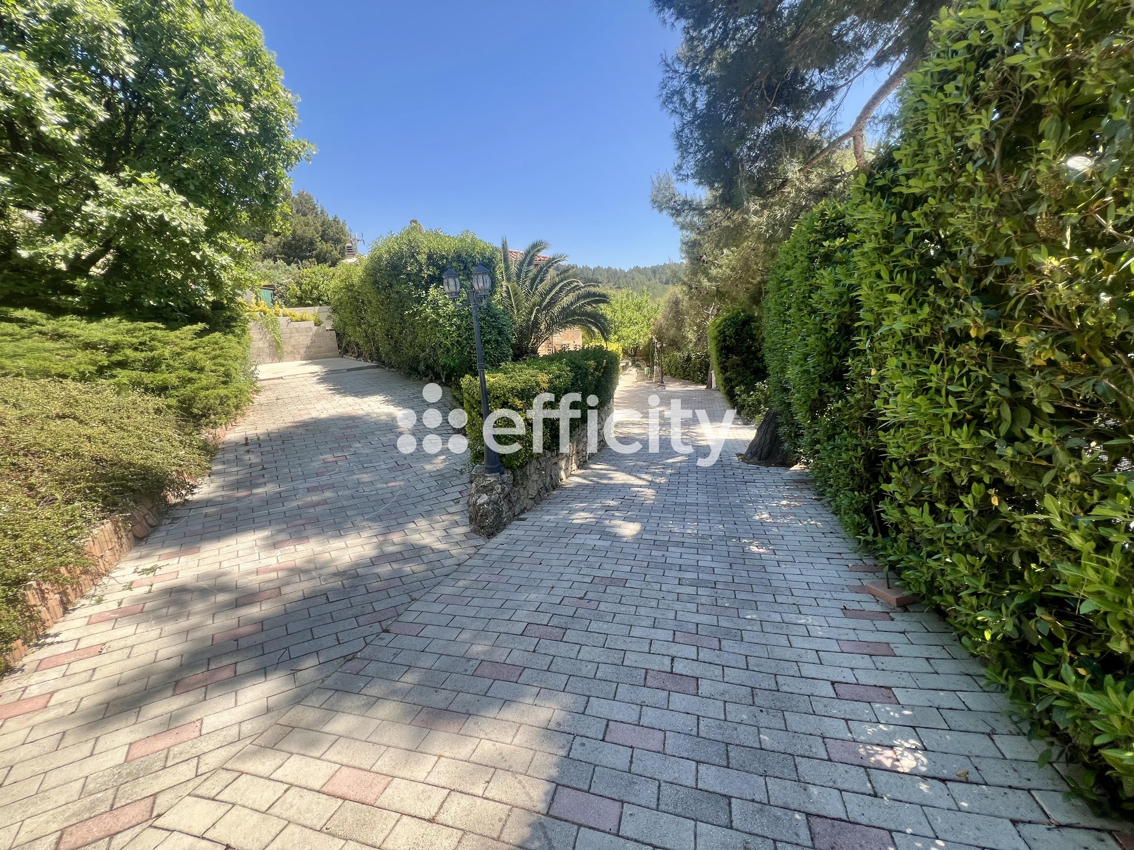maison 10 pièces - 230m2 à Marseille (13015)
