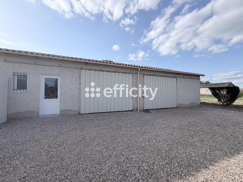 local commercial 2 pièces - 100m2 à Le Fleix (24130)