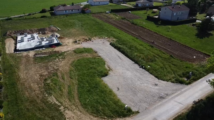 terrain  - 825m2 à Bogy (07340)