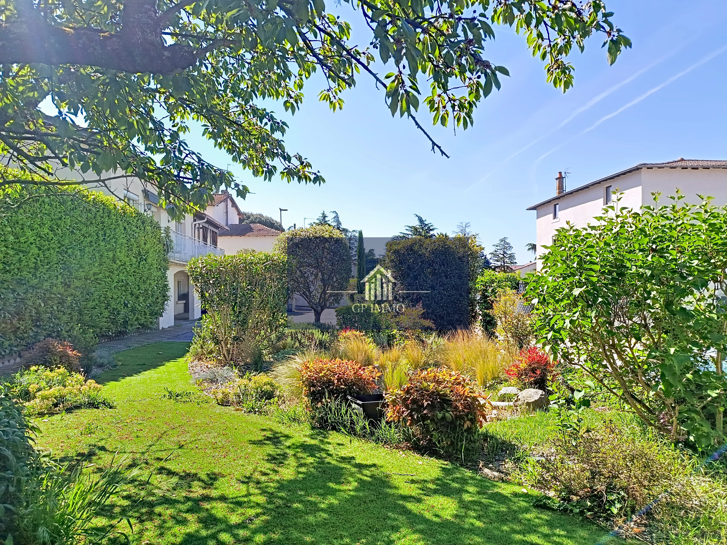 Achat immobilier Maison 7 pièces  220m2 à Saint-Clair-du-Rhône (38370) - Photo n°1