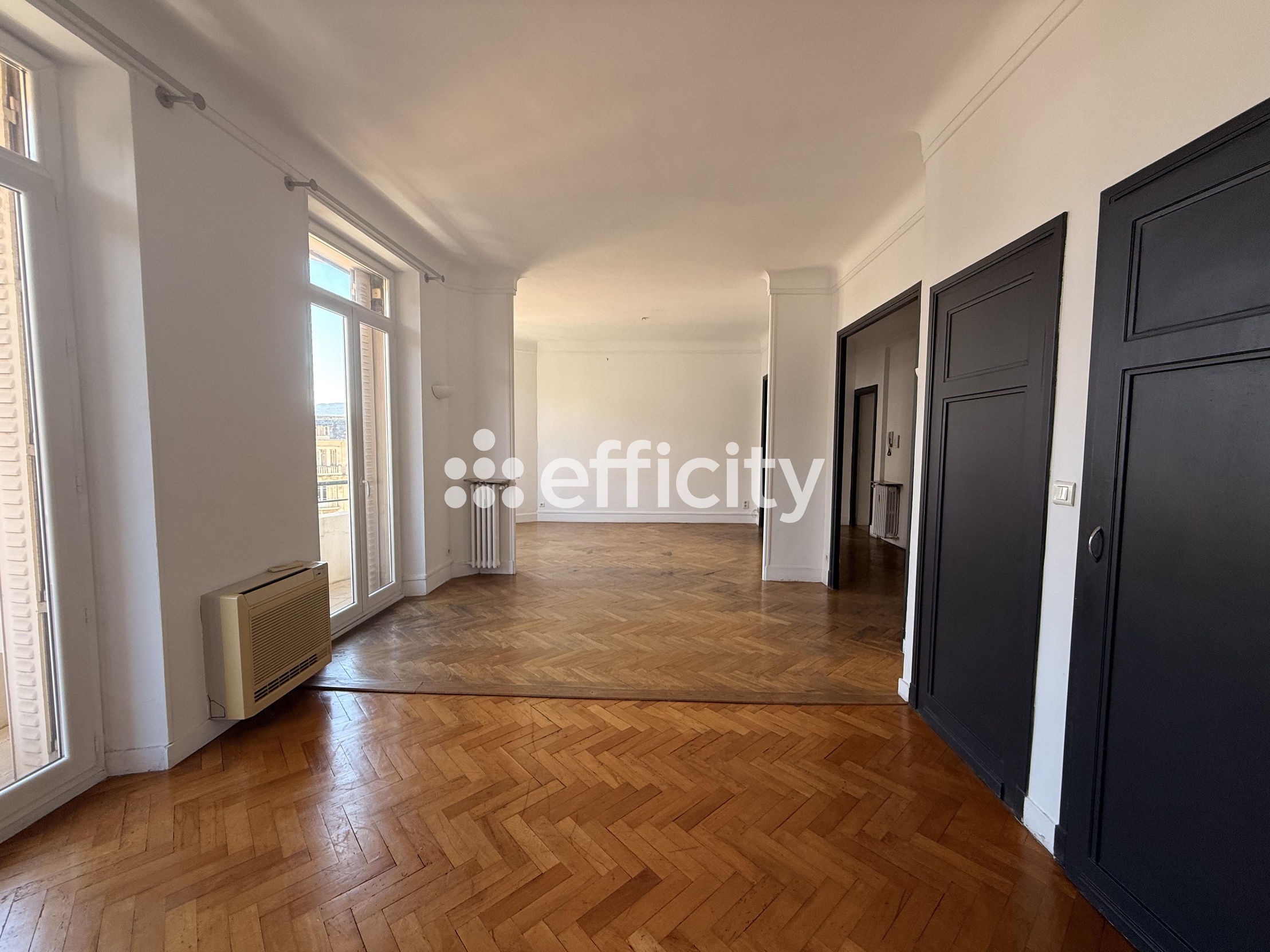 appartement 4 pièces - 100m2 à Marseille (13008)