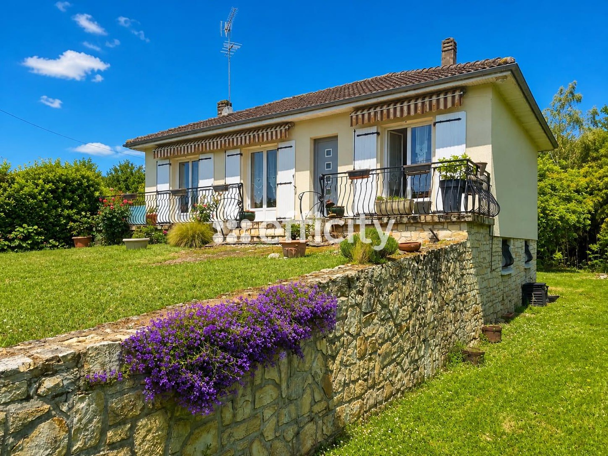 Achat immobilier Maison 4 pièces  85m2 à Chabanais (16150) - Photo n°1