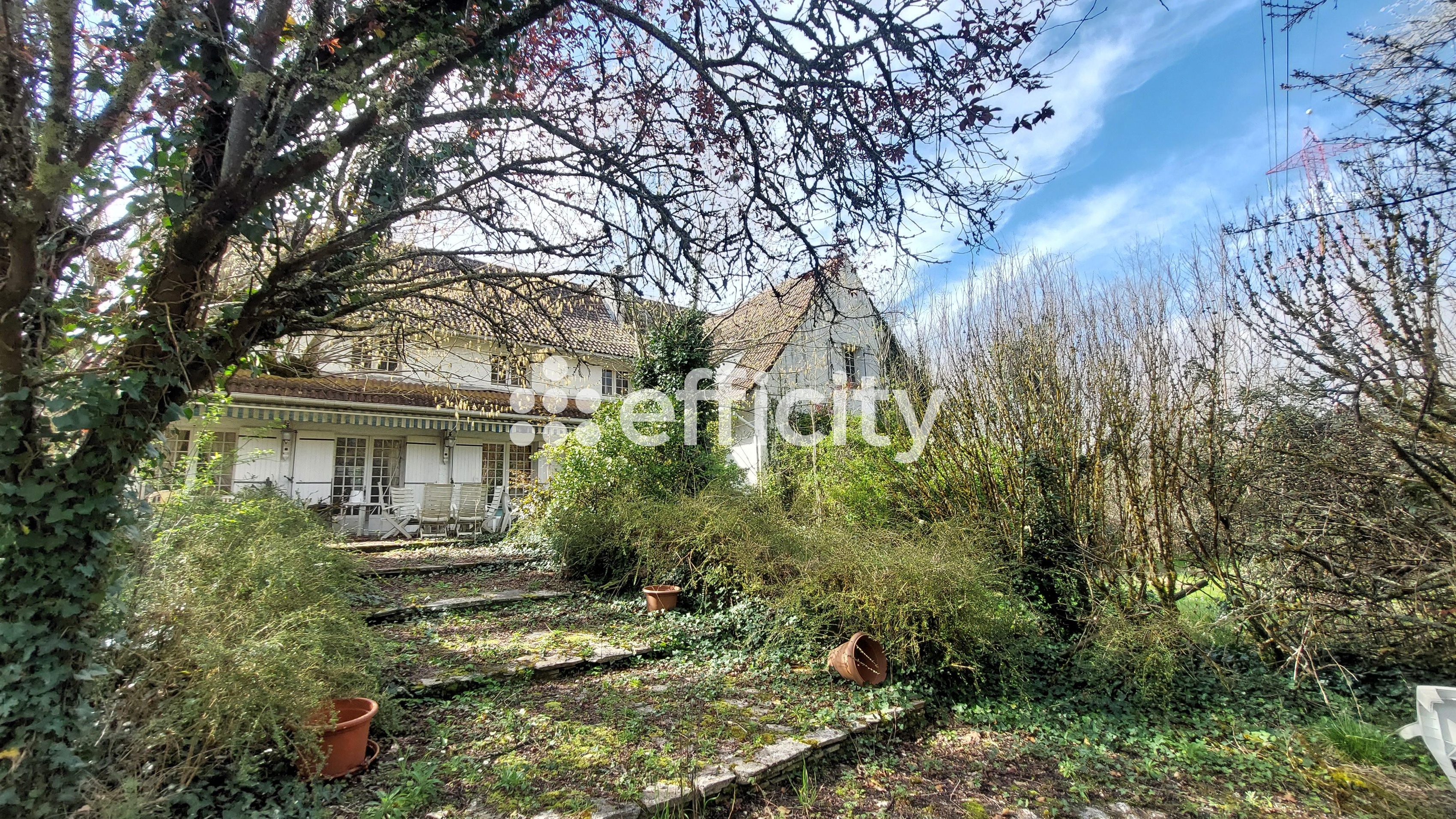 Achat immobilier Maison 8 pièces  314m2 à Eysines (33320) - Photo n°1
