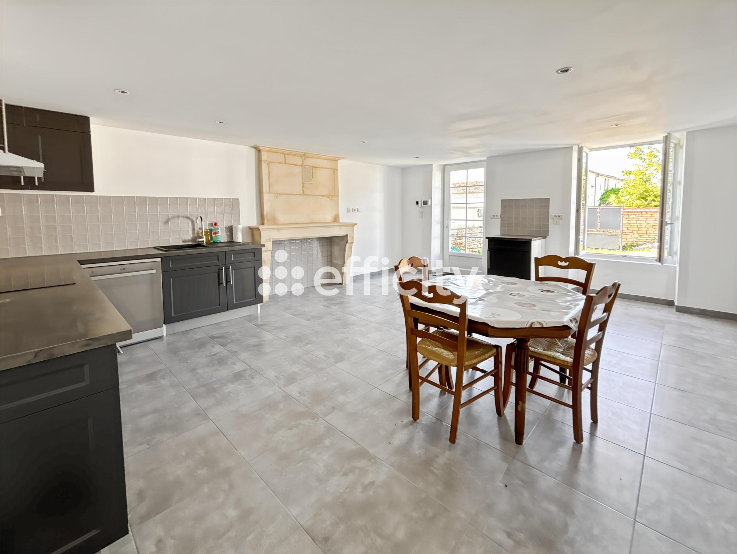 Achat immobilier Maison 5 pièces  136m2 à Le Seure (17770) - Photo n°4
