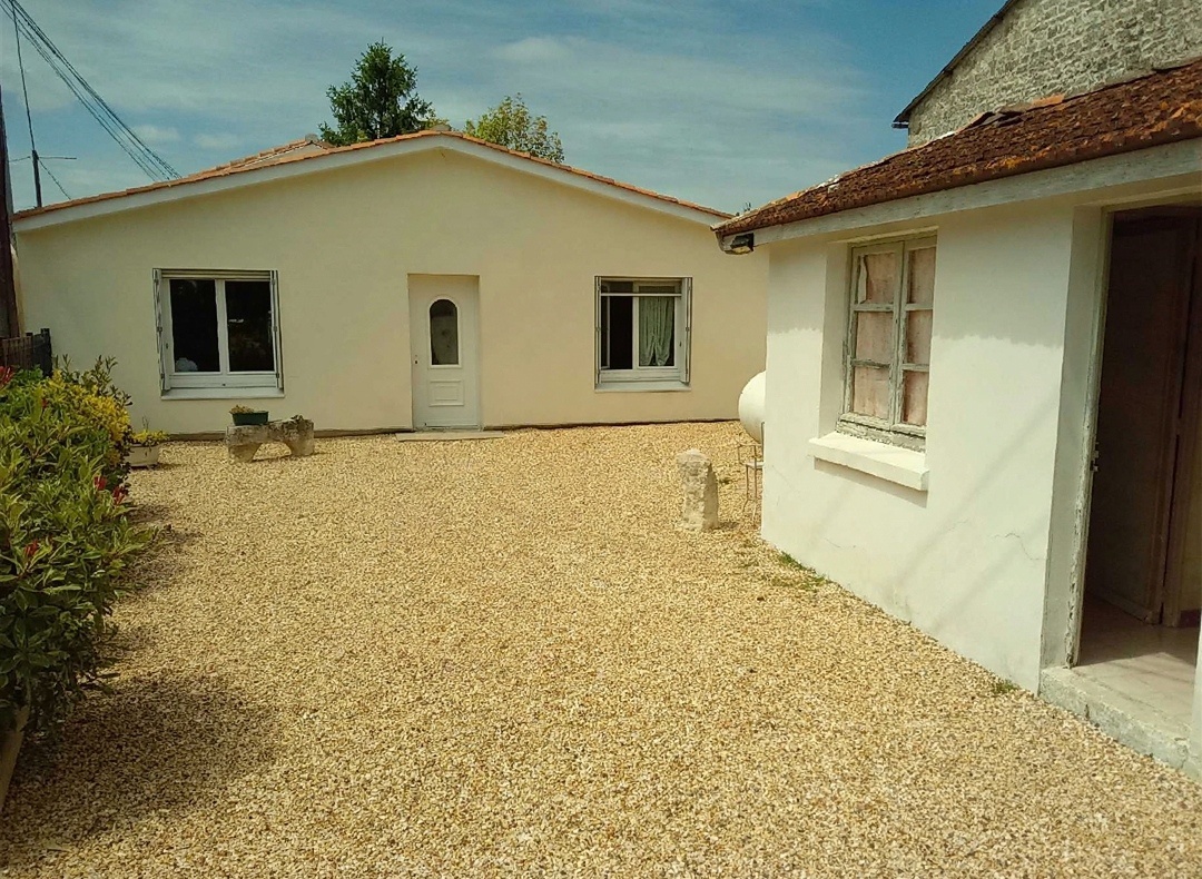 Maison 5 pièces 98 m² · à Siecq · 98 m² · 129 000 €