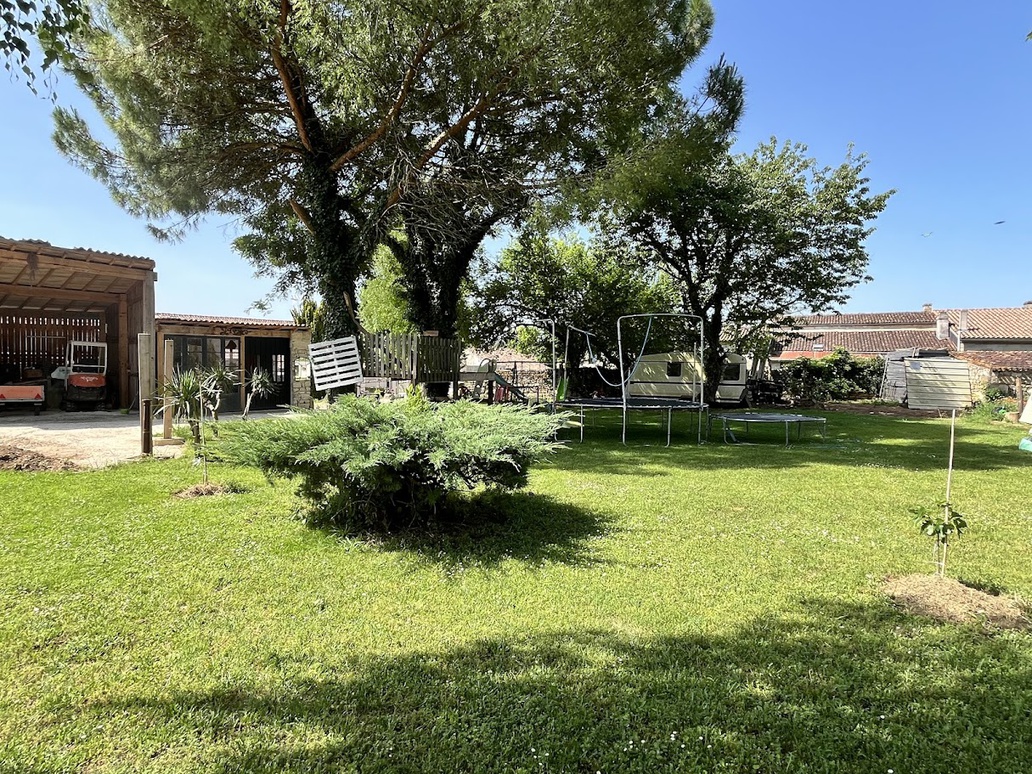 Achat immobilier Maison 6 pièces  227m2 à Saint-Vaize (17100) - Photo n°21