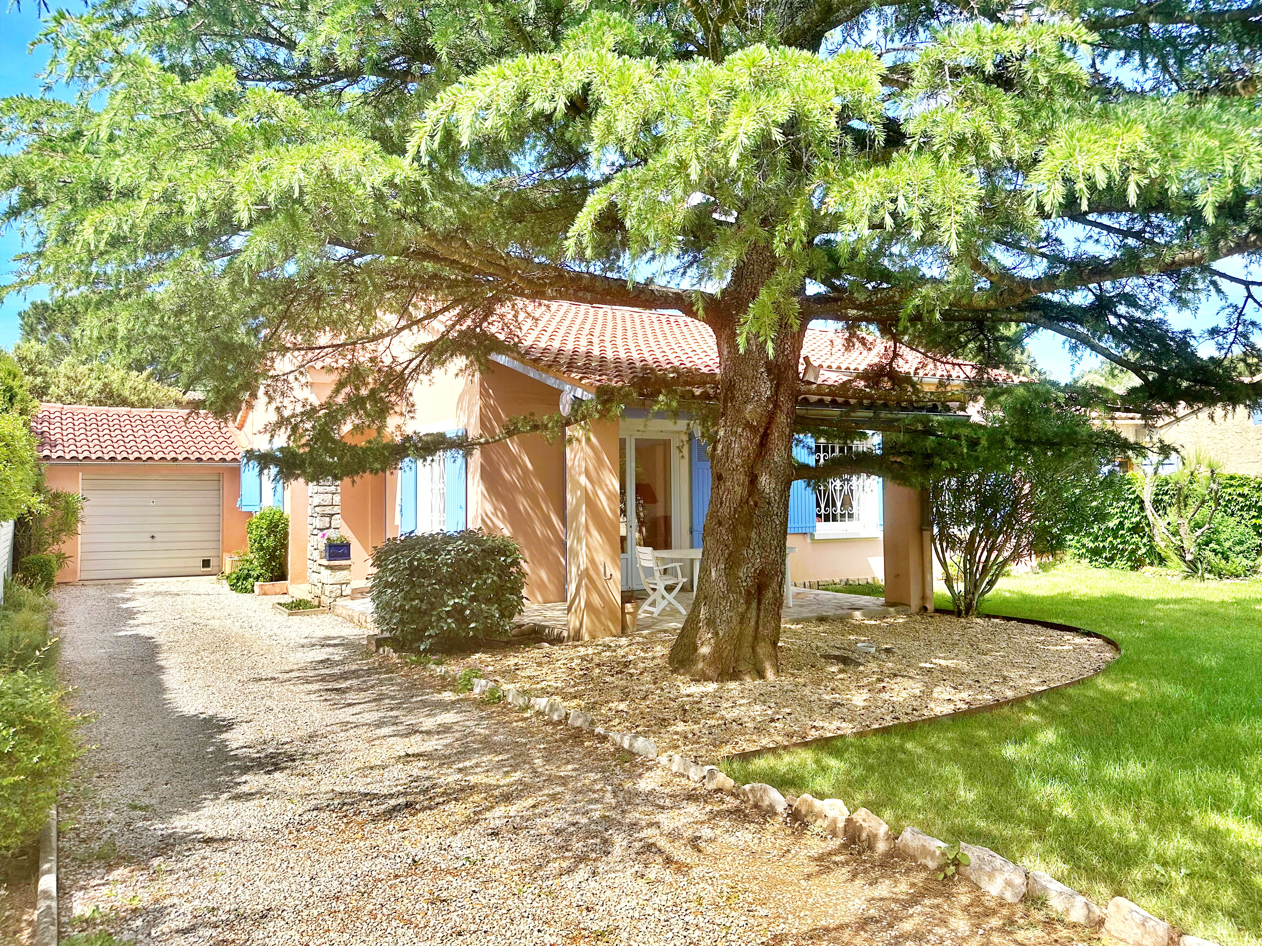 Maison 4 pièces 96 m² · à Villeneuve-lès-Avignon · 96 m² · 365 000 €