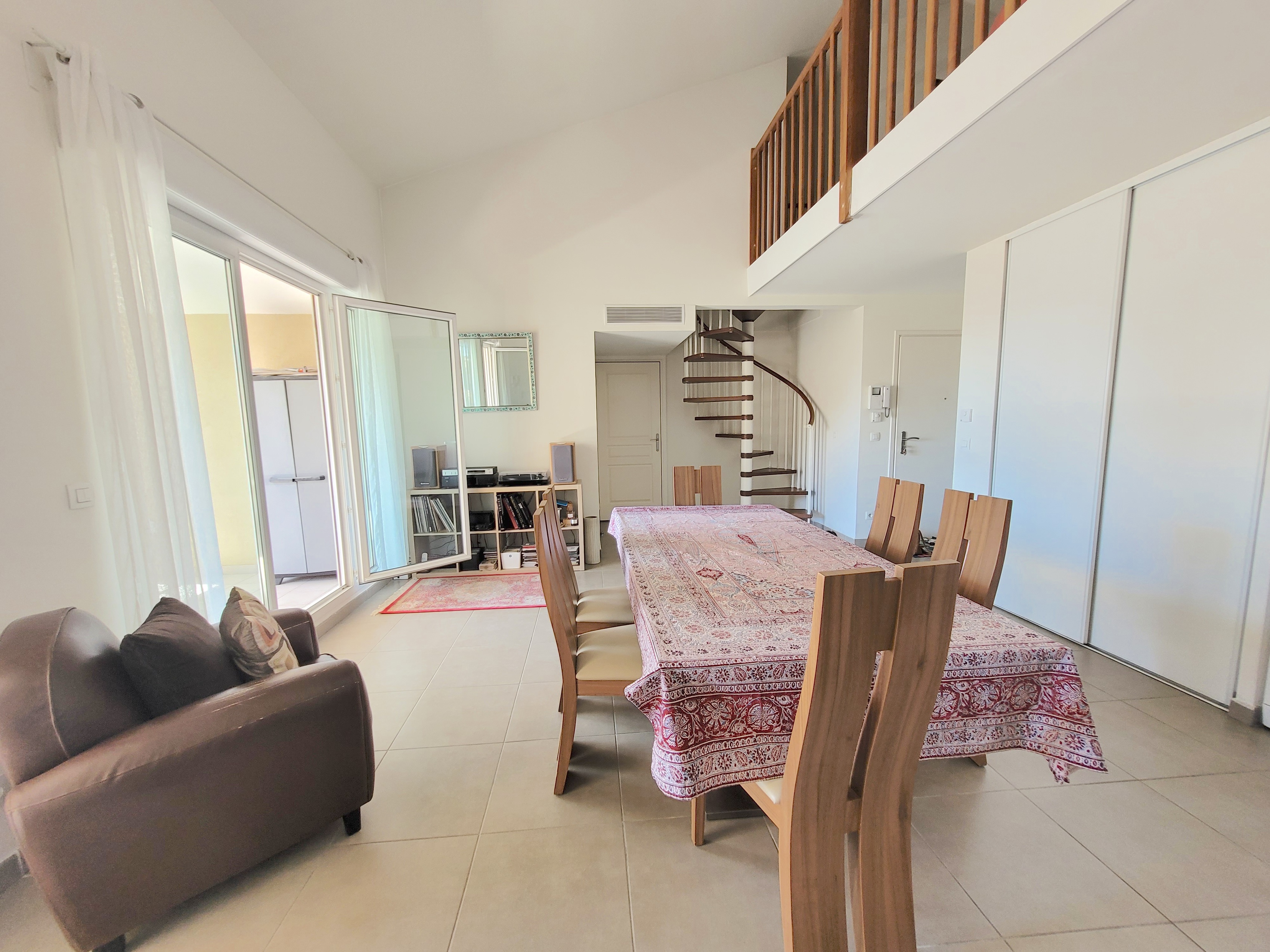 Achat immobilier Appartement 4 pièces  96m2 à Marseille (13008) - Photo n°4