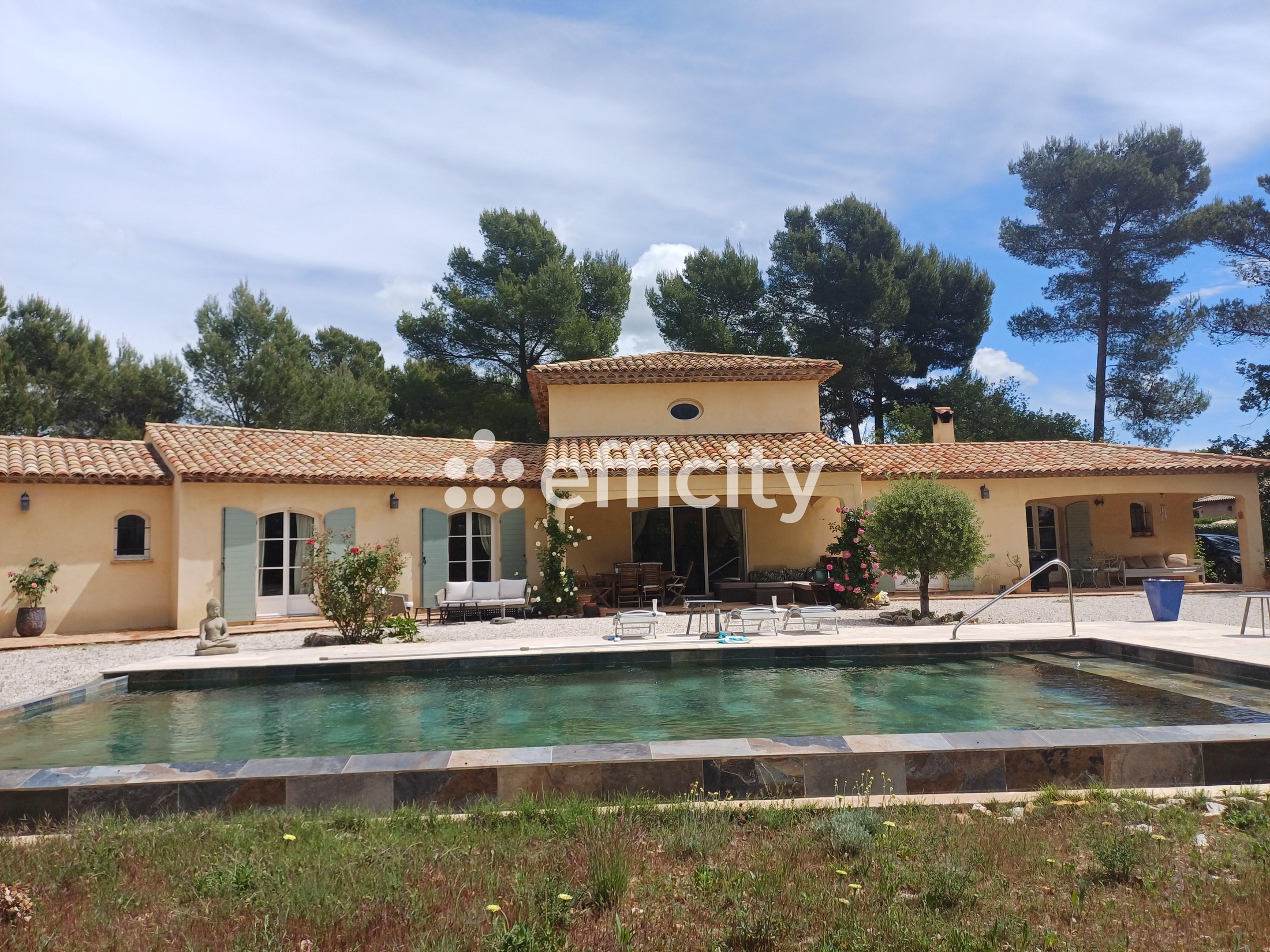 maison 5 pièces - 220,0m2 à Flayosc (83780)