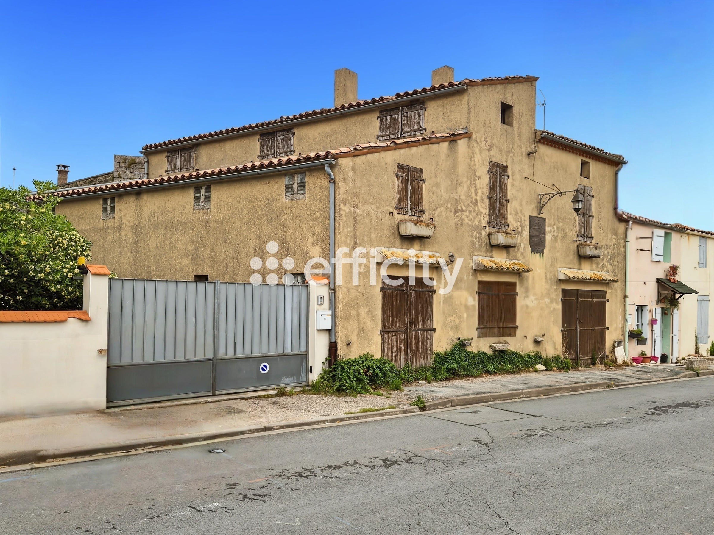 Achat immobilier Maison 10 pièces  230m2 à Châtelaillon-Plage (17340) - Photo n°1