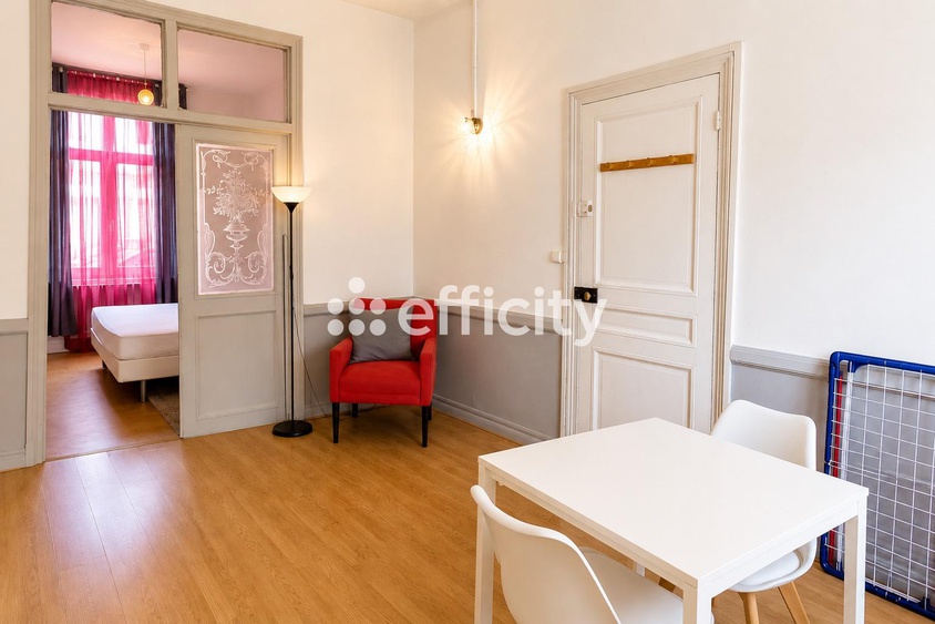 immeuble 6 pièces - 95m2 à Lille (59800)