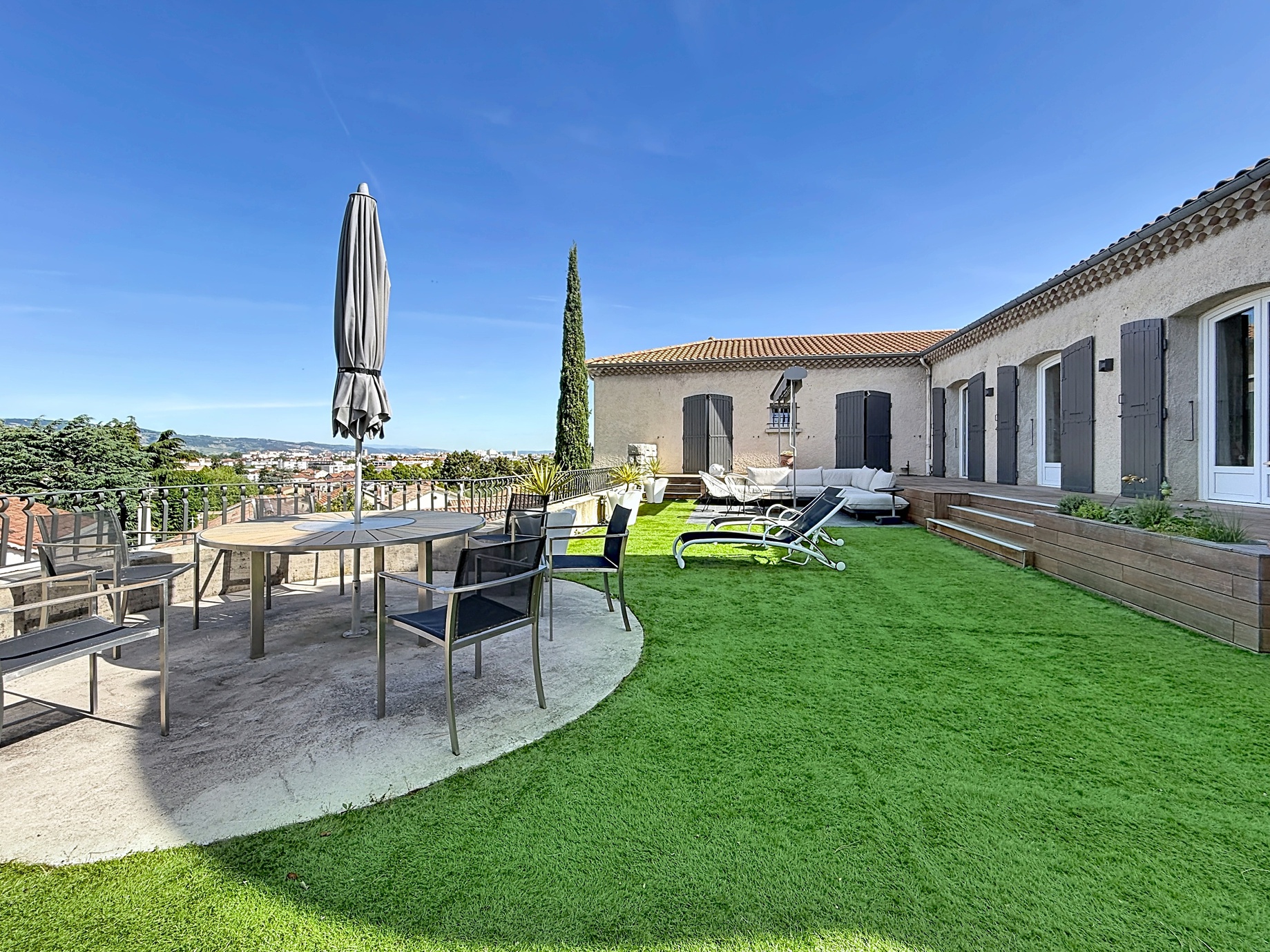 maison 7 pièces - 286m2 à Valence (26000)