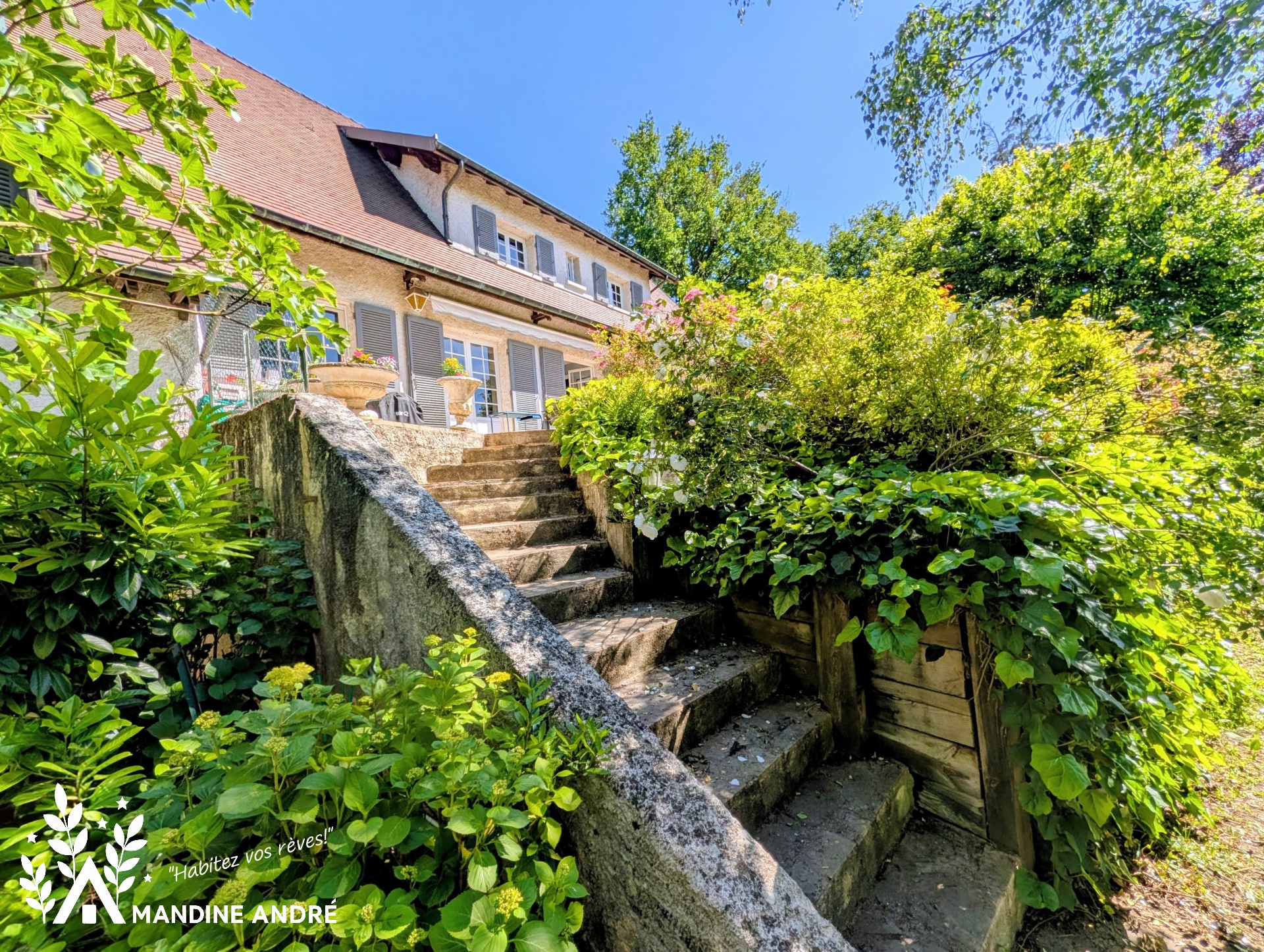 Maison 11 pièces 251 m² · à Saint-Bernard · 251 m² · 1 240 000 €