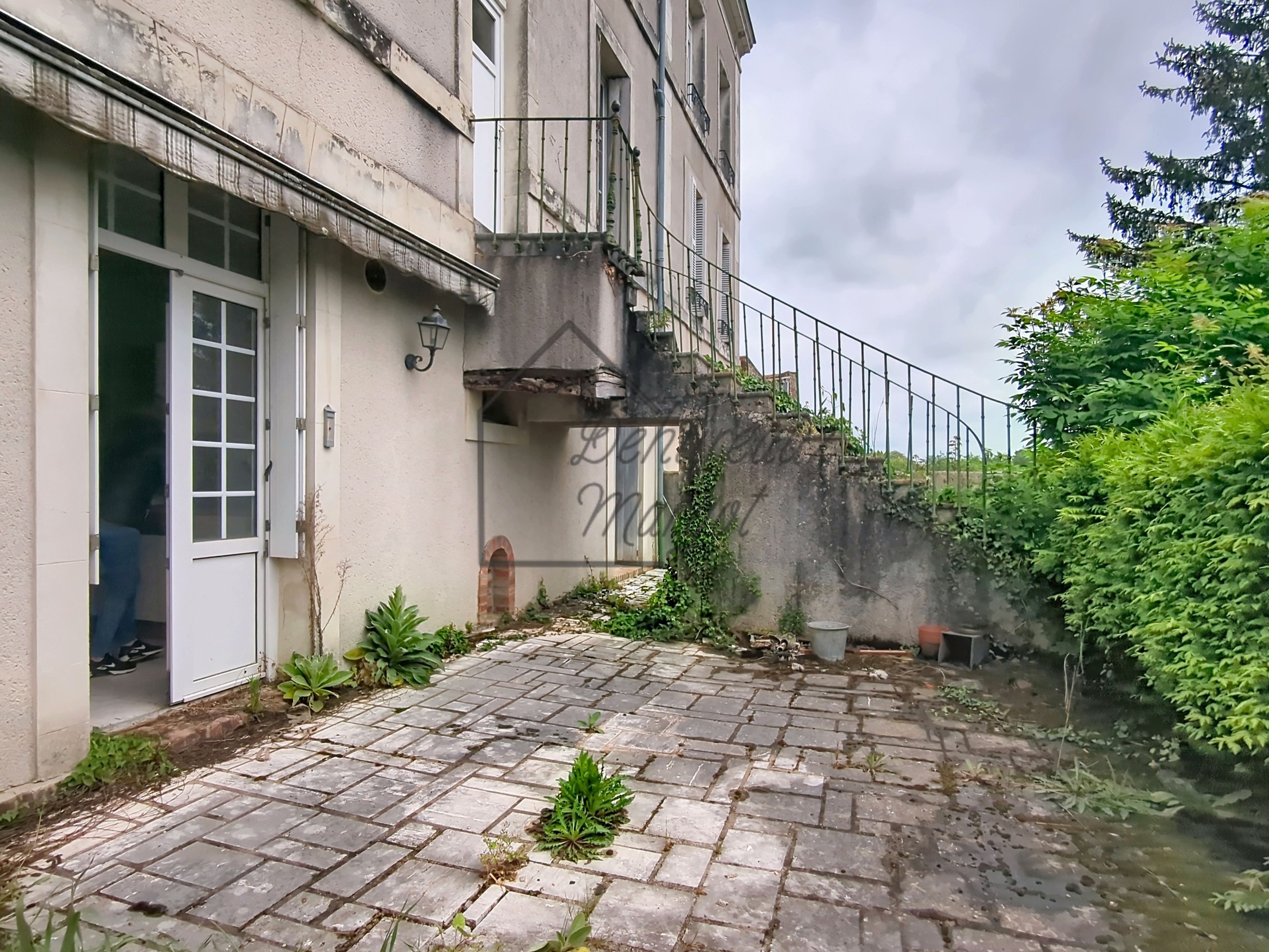 immeuble 10 pièces - 247,0m2 à Château-Renault (37110)