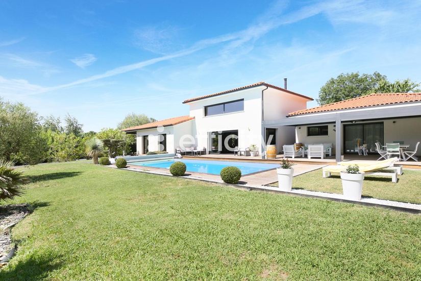 maison 4 pièces - 188m2 à Sainte-Foy-d'Aigrefeuille (31570)