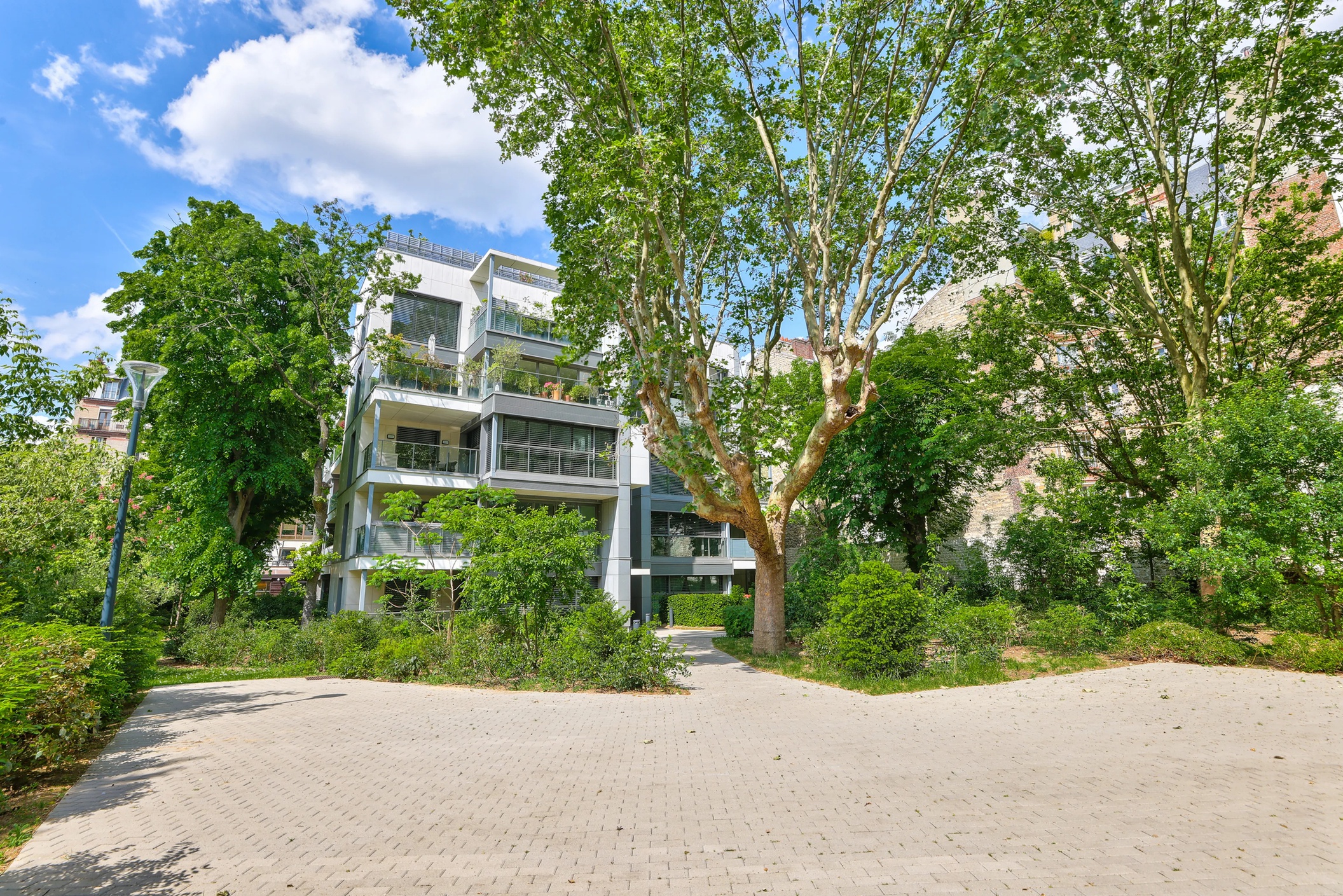 appartement 4 pièces - 132m2 à Paris (75015)