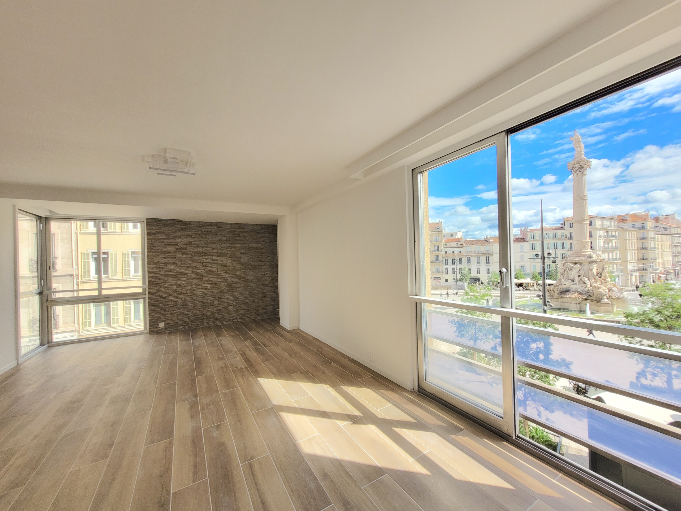 appartement 3 pièces - 116m2 à Marseille (13006)