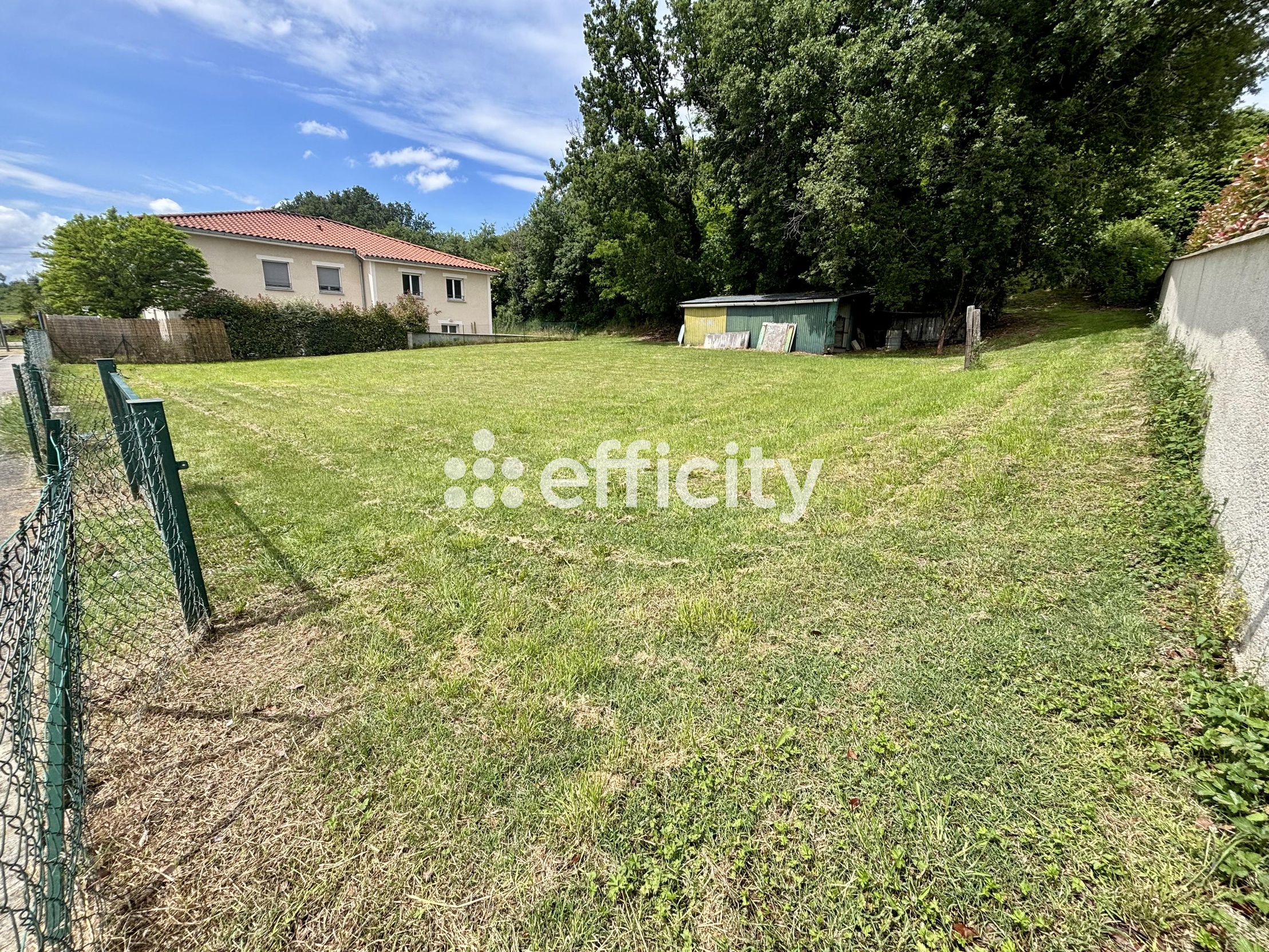 terrain  - 600m2 à Toussieu (69780)