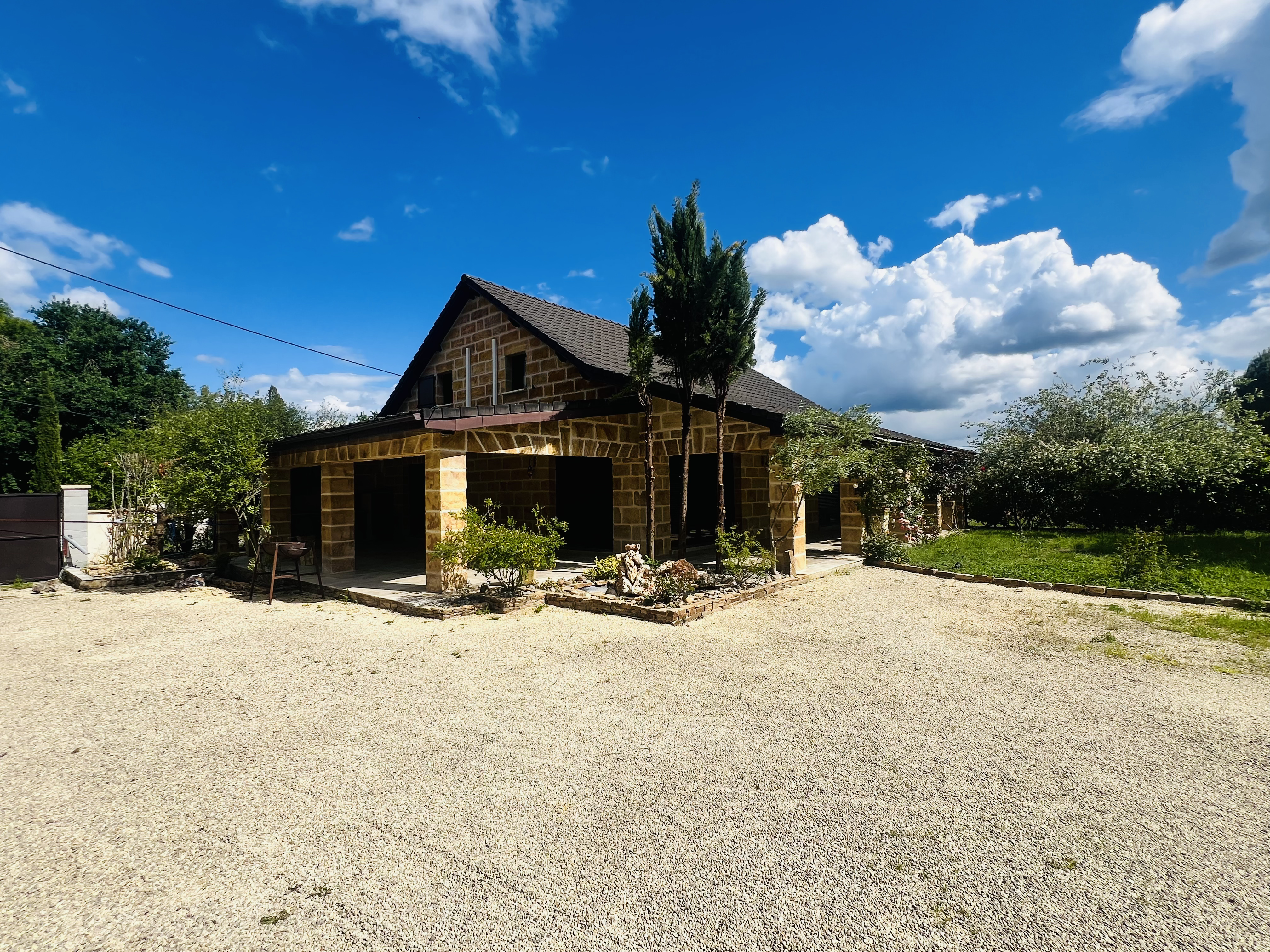 Maison 6 pièces 165 m² · à Allassac · 165 m² · 282 225 €