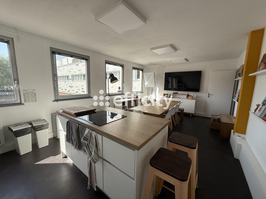 bureau 4 pièces - 82m2 à Lille (59800)