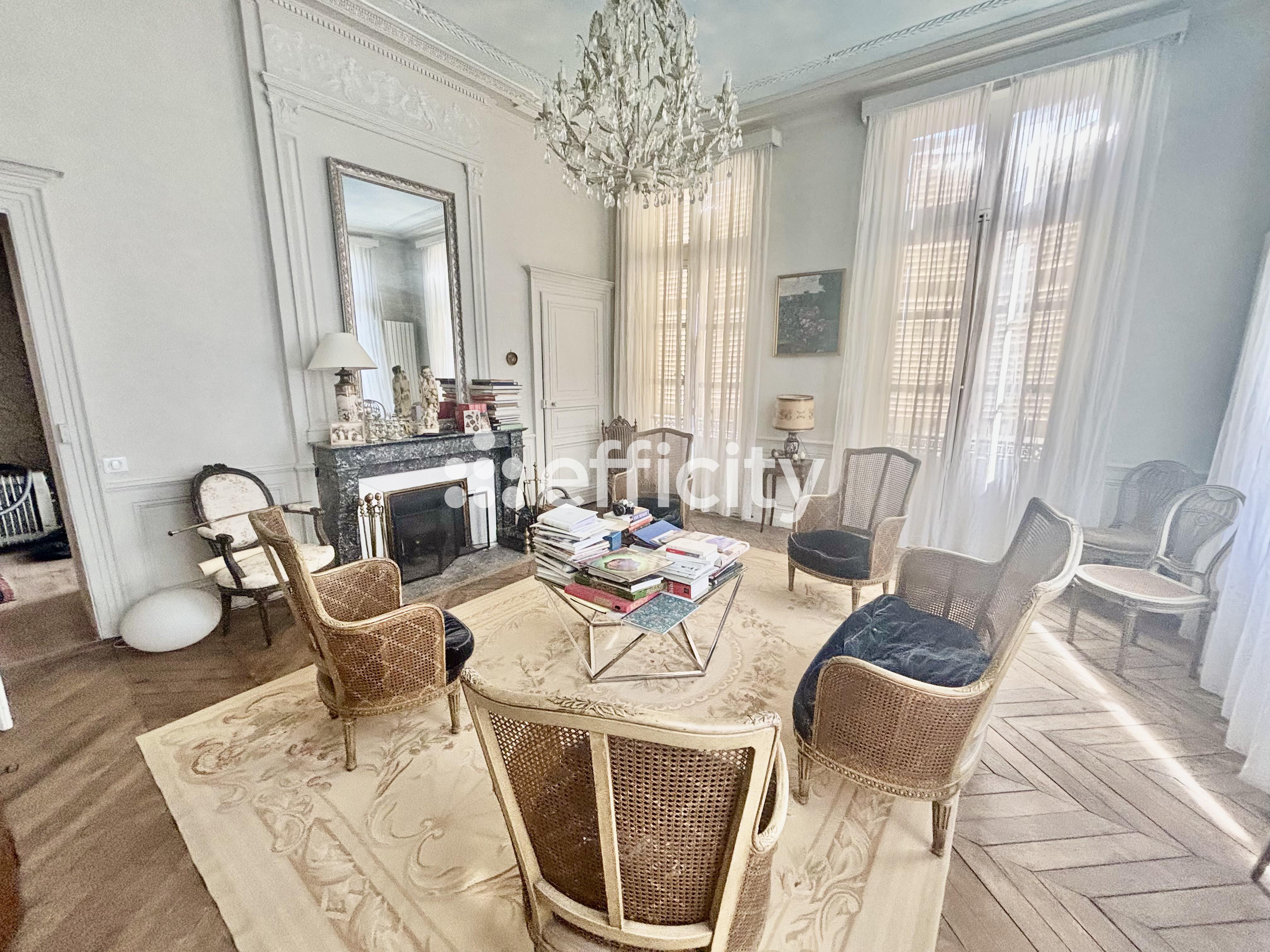 Appartement 6 pièces 190 m² · à Bourges · 190 m² · 328 000 €