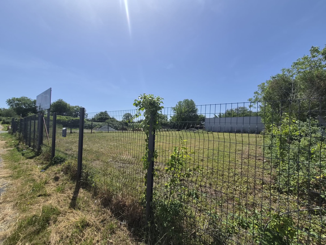 terrain  - 3879,0m2 à La Châtre (36400)