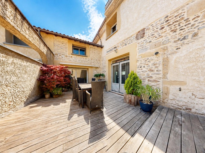 maison 6 pièces - 230m2 à La Chapelle-de-Guinchay (71570)