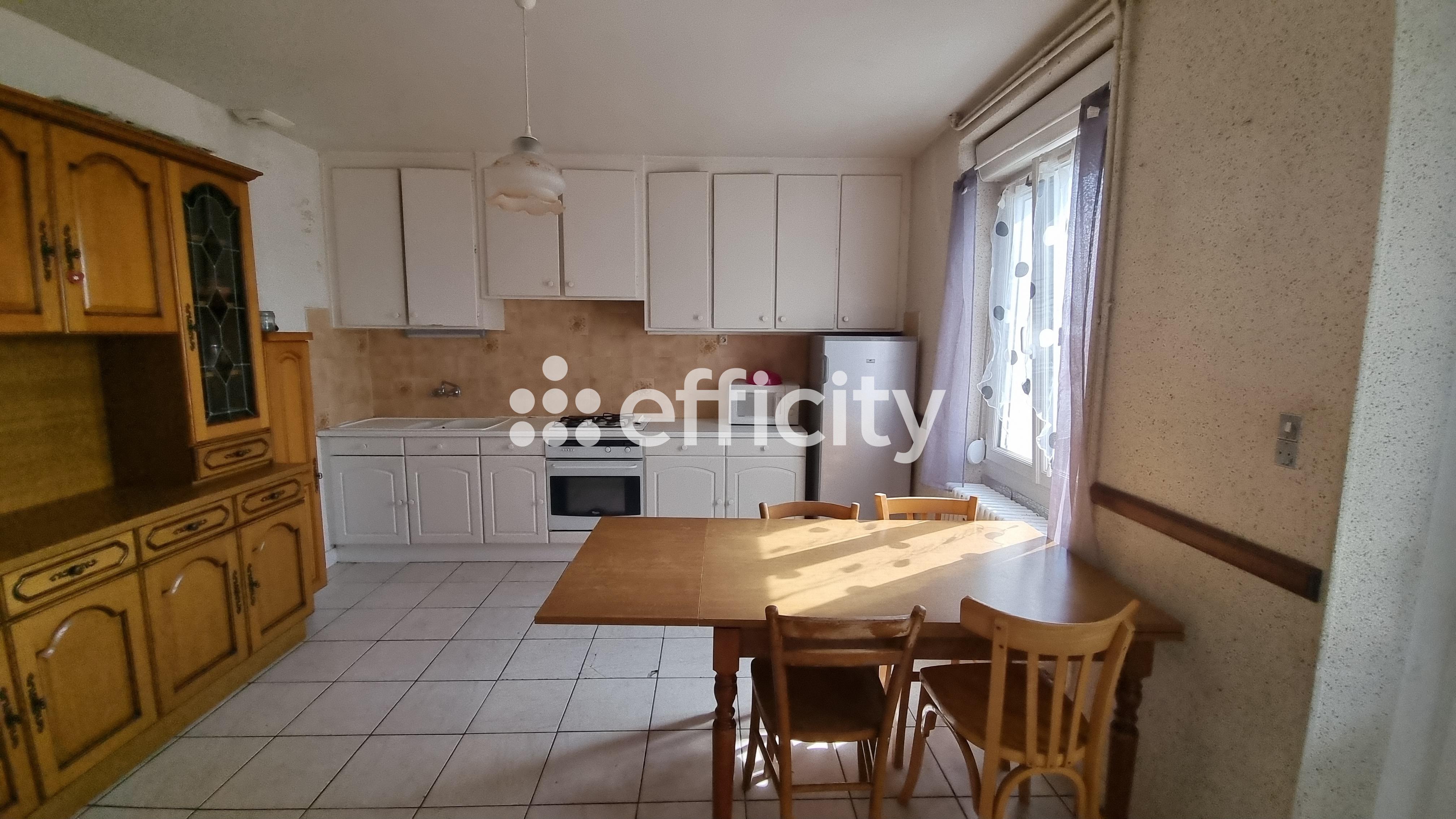 Maison 4 pièces 90 m² · à Saint-Alban-sur-Limagnole · 90 m² · 75 000 €