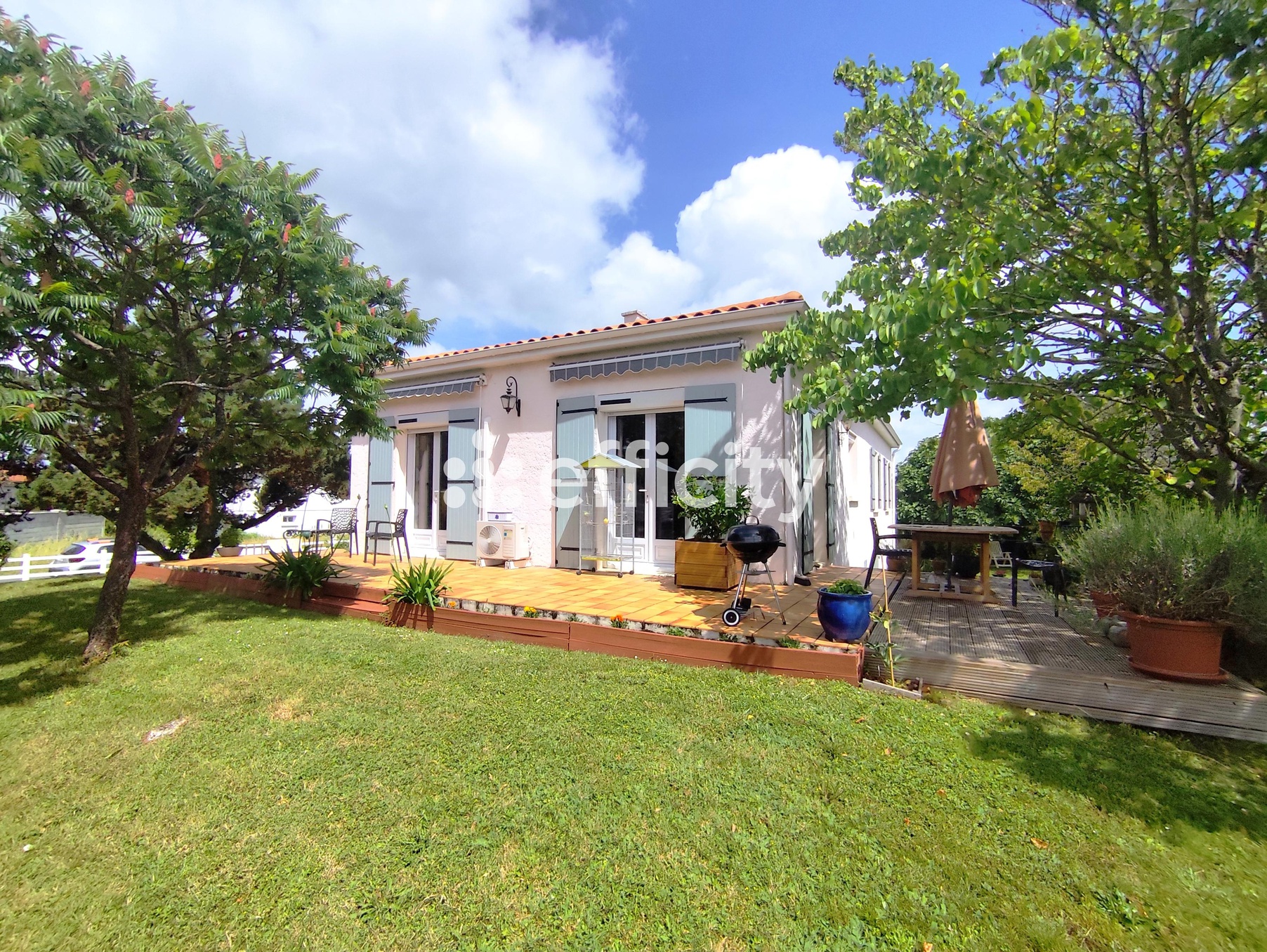 maison 8 pièces - 158m2 à Saintes (17100)
