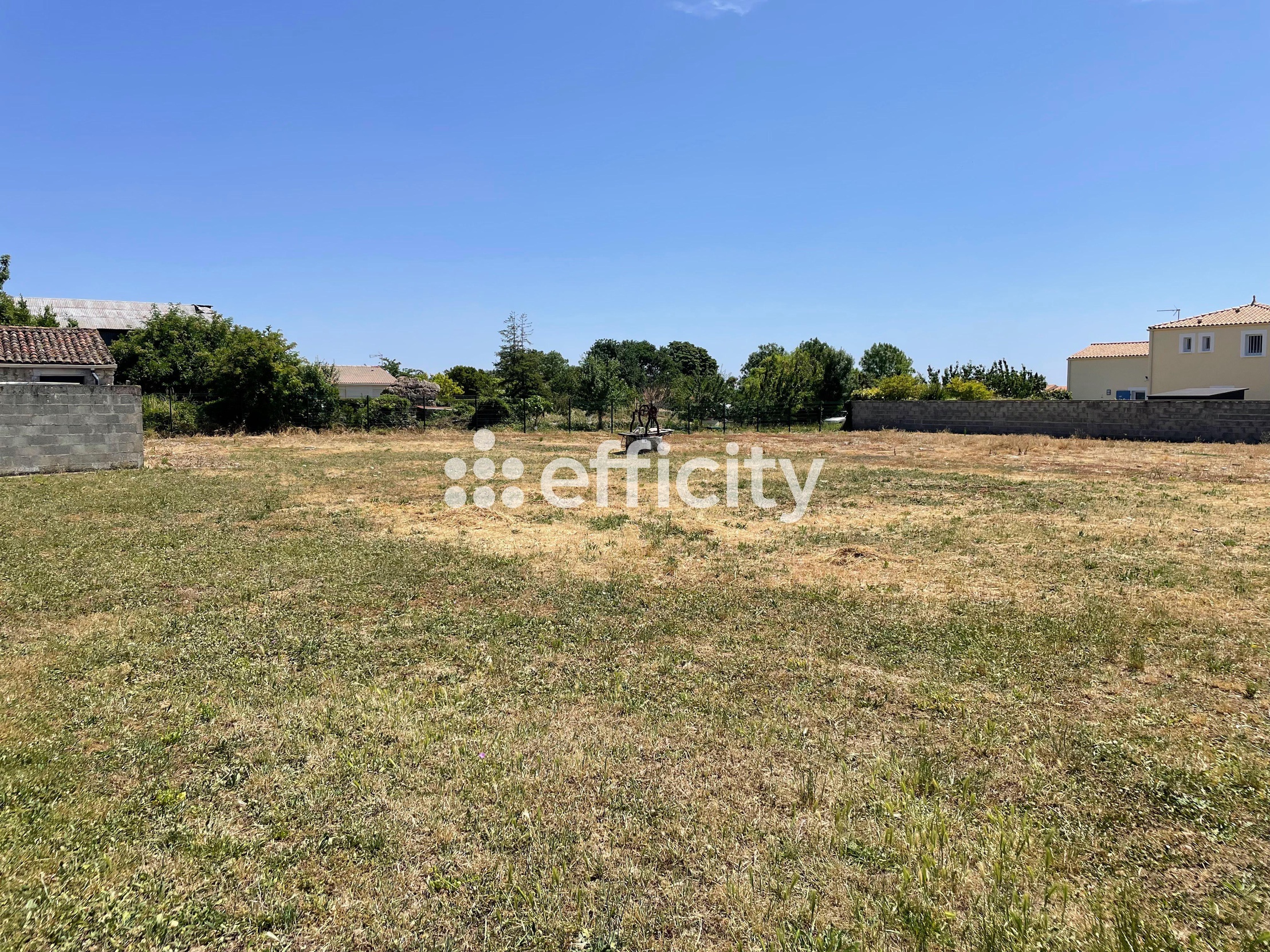 terrain  - 1780m2 à Montroy (17220)