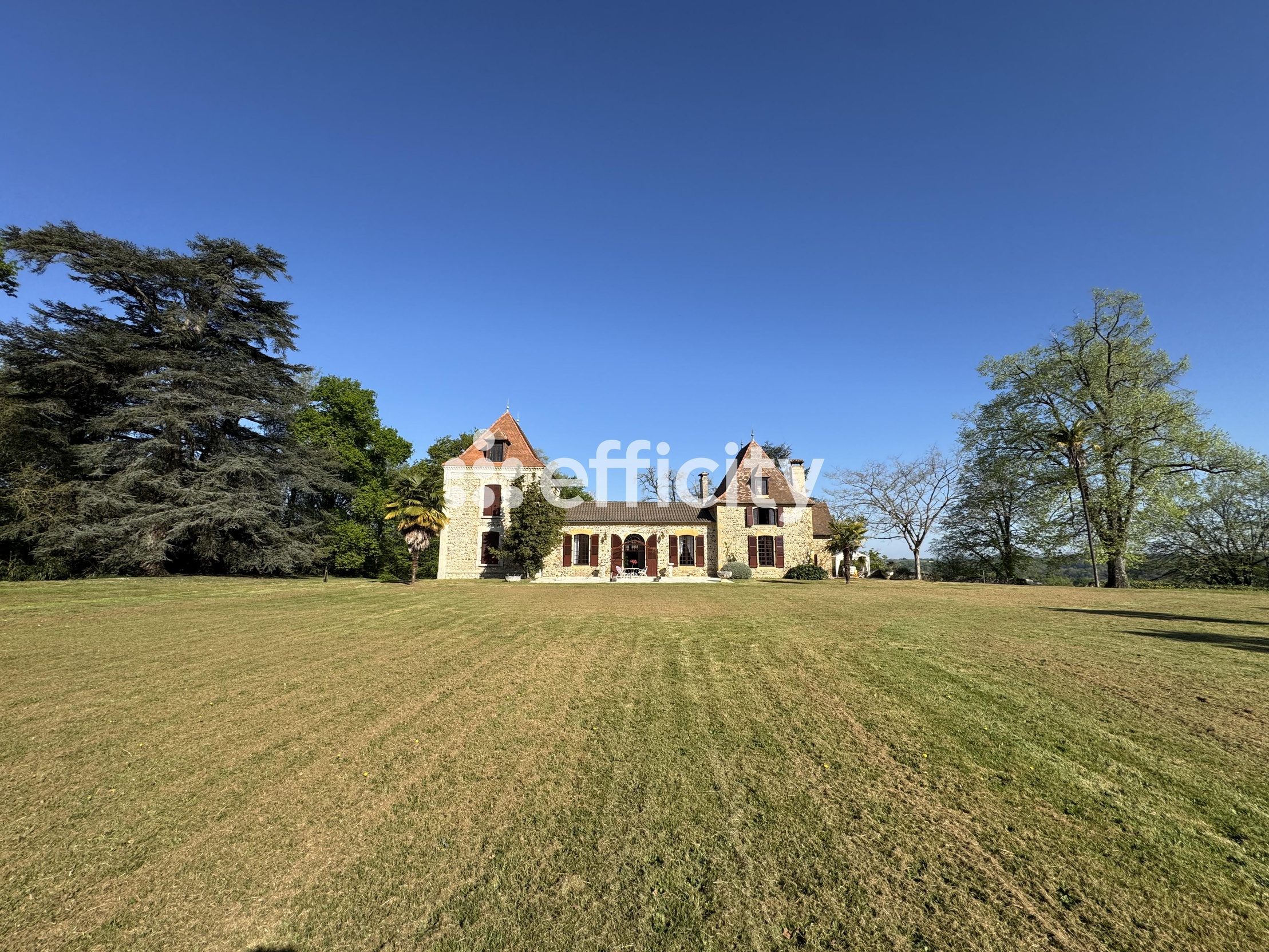 maison 10 pièces - 403m2 à Garlin (64330)