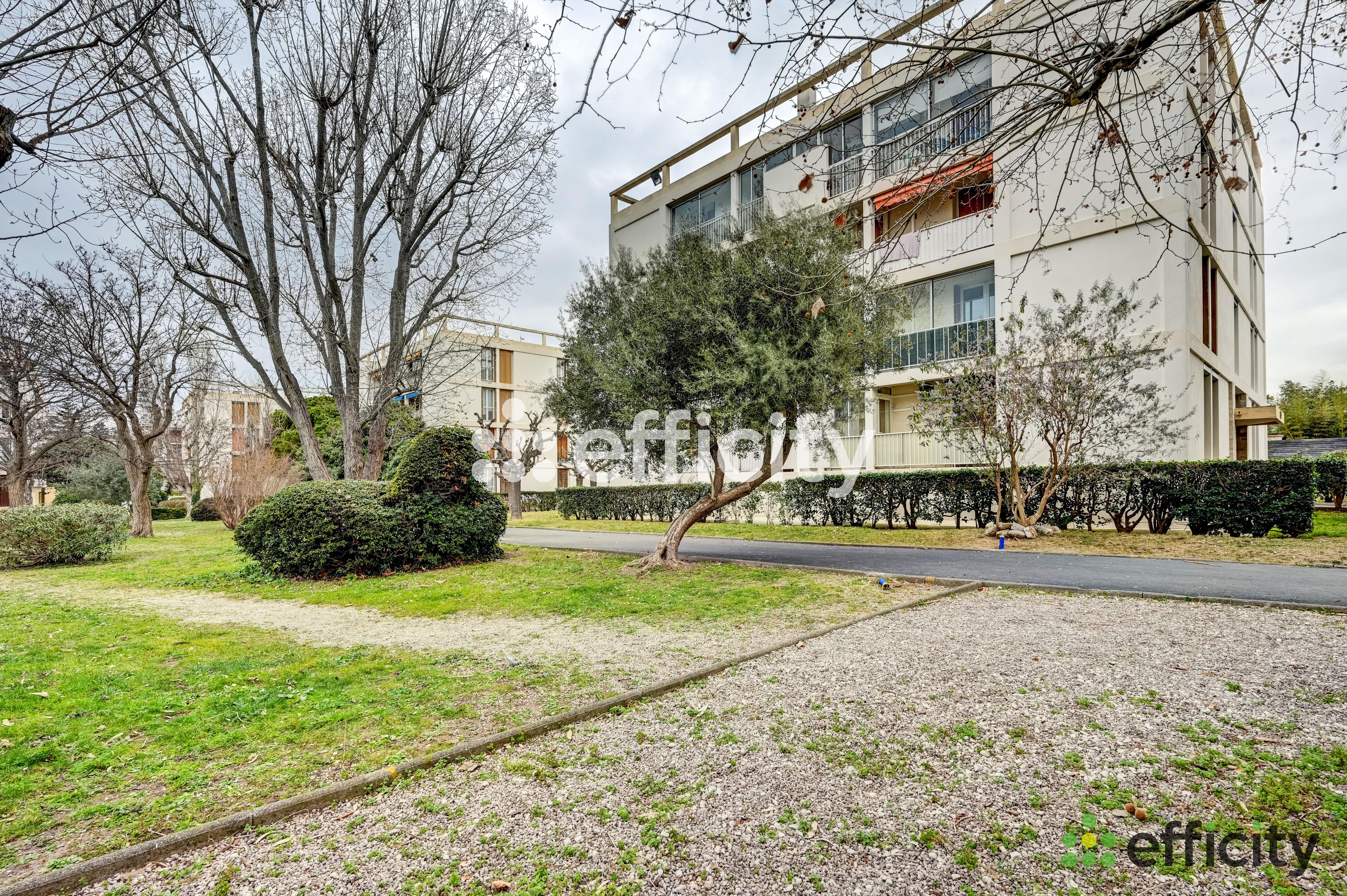 appartement 3 pièces - 66m2 à Marseille (13008)