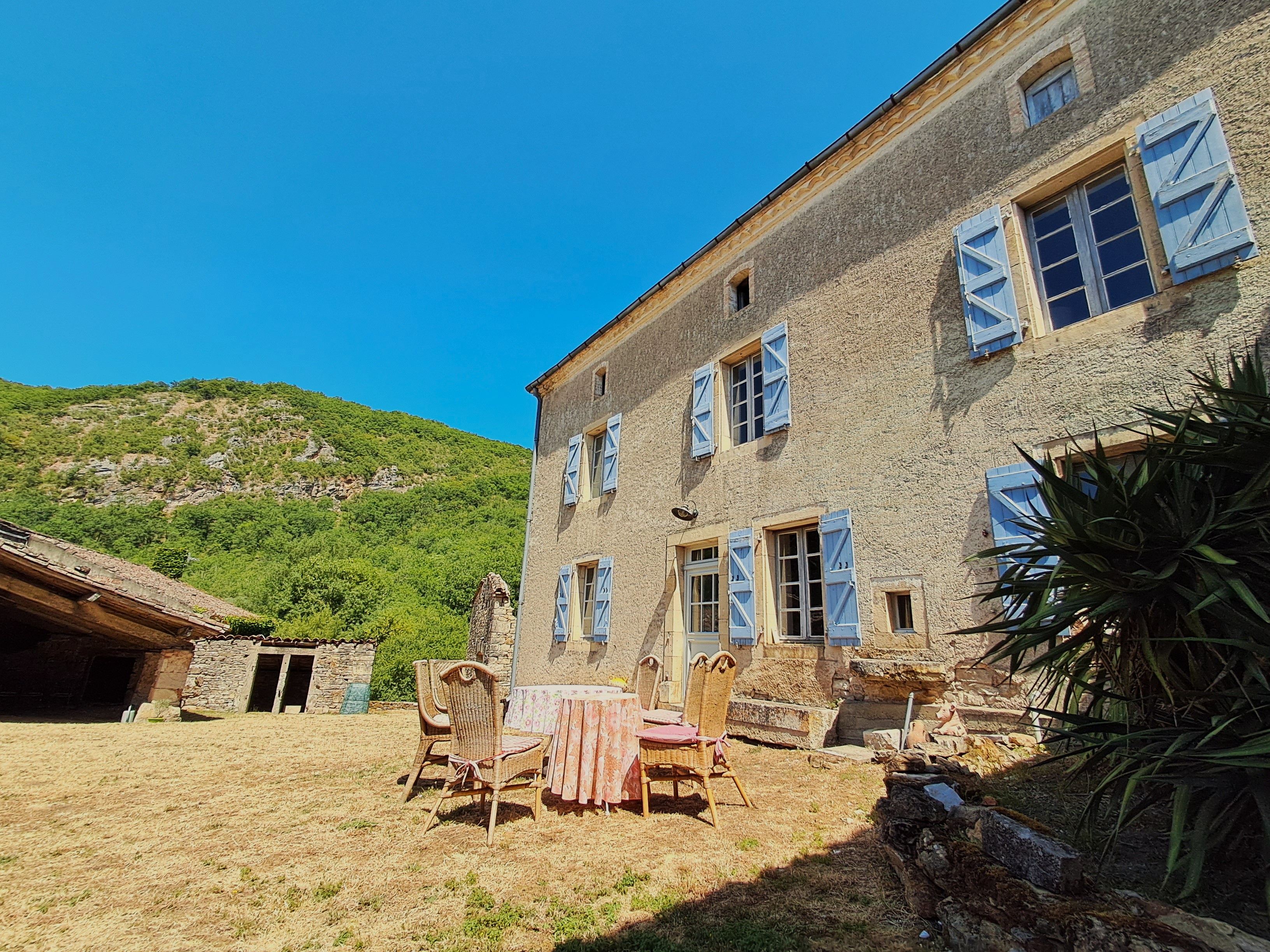 Maison 7 pièces 184 m² · à Bruniquel · 184 m² · 210 000 €