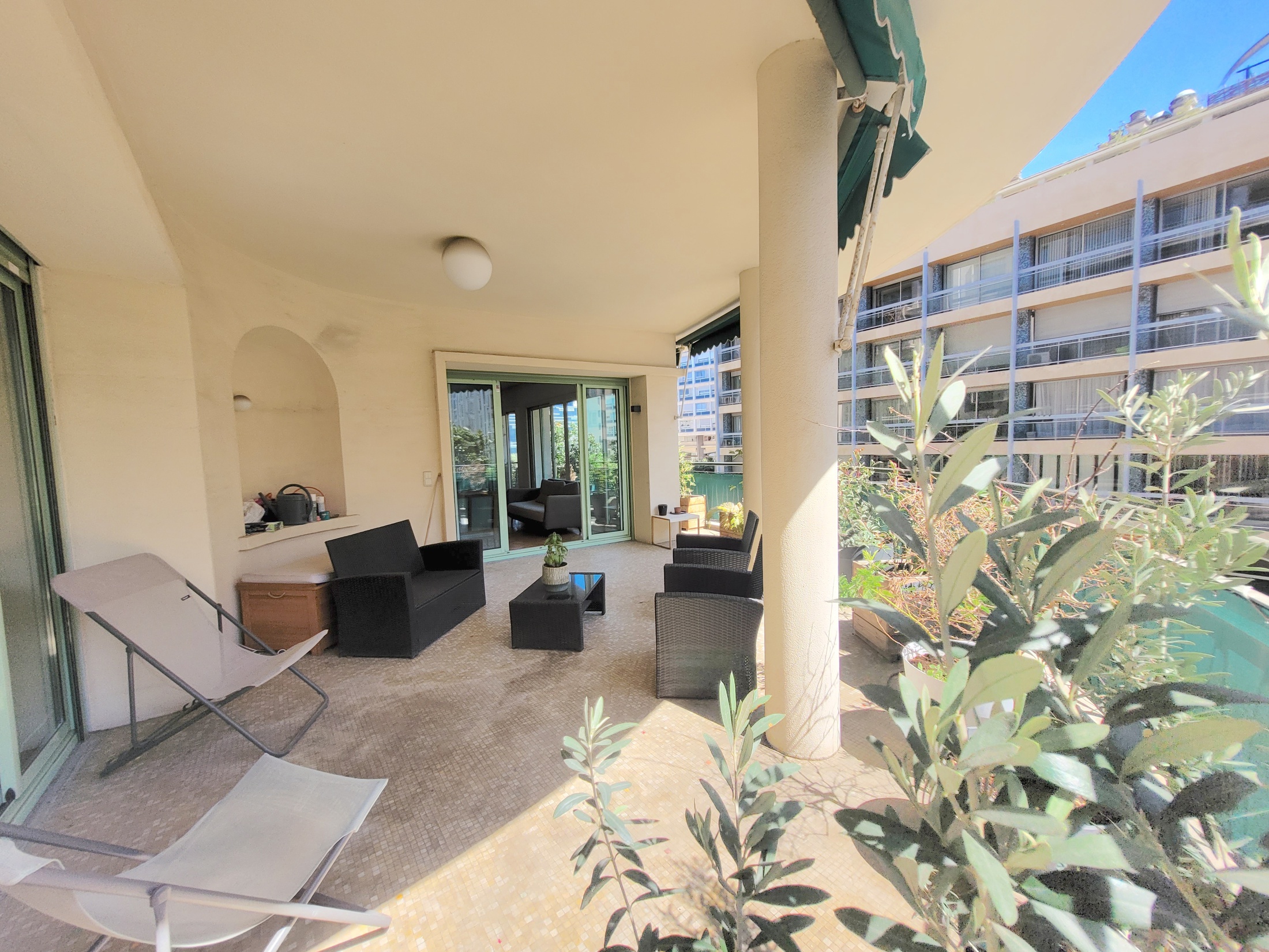appartement 6 pièces - 173m2 à Marseille (13008)