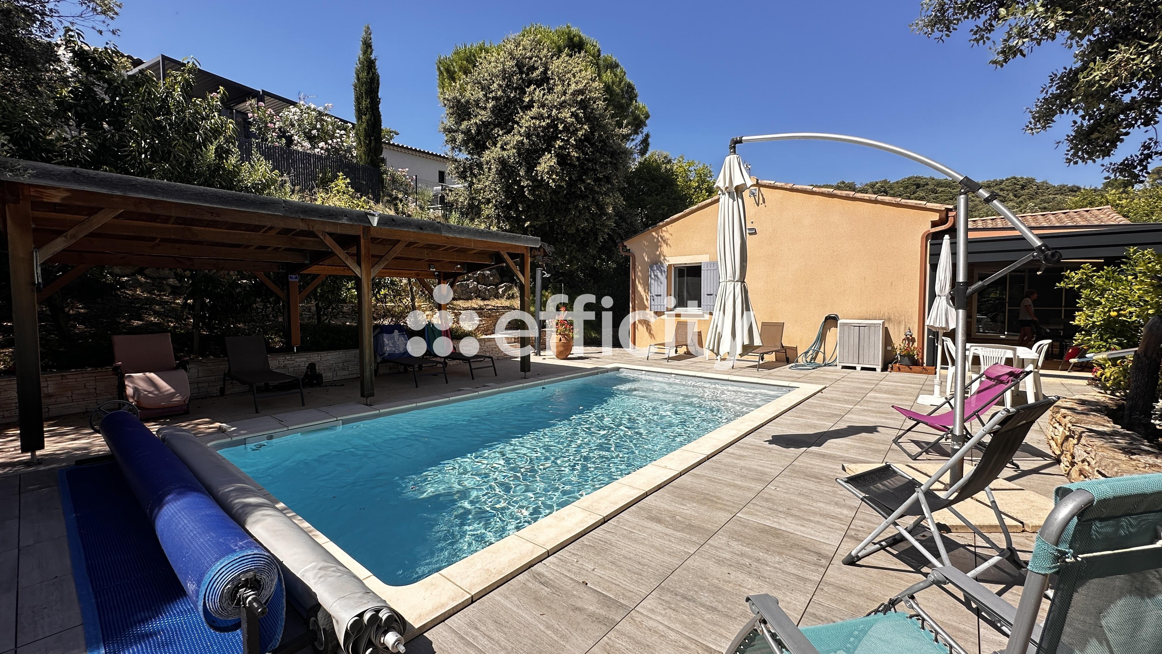 Maison 6 pièces 136 m² · à Rochegude · 136 m² · 457 000 €
