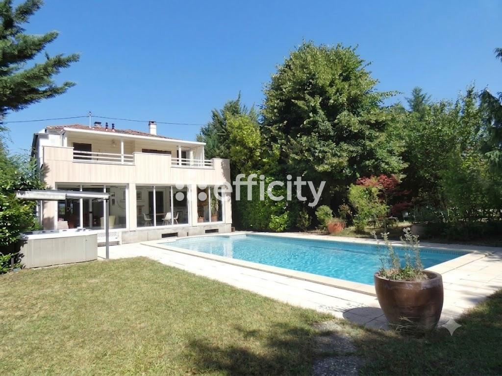 Maison 8 pièces 235 m² · à Brunstatt-Didenheim · 235 m² · 815 000 €