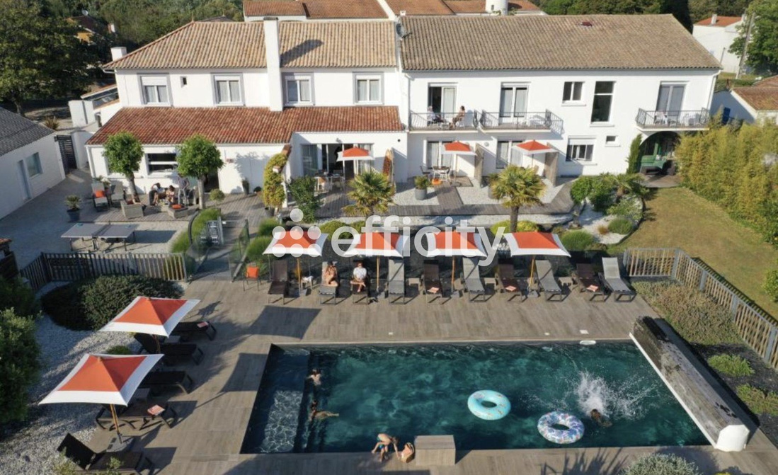 local commercial 23 pièces - 1140m2 à Dolus-d'Oléron (17550)