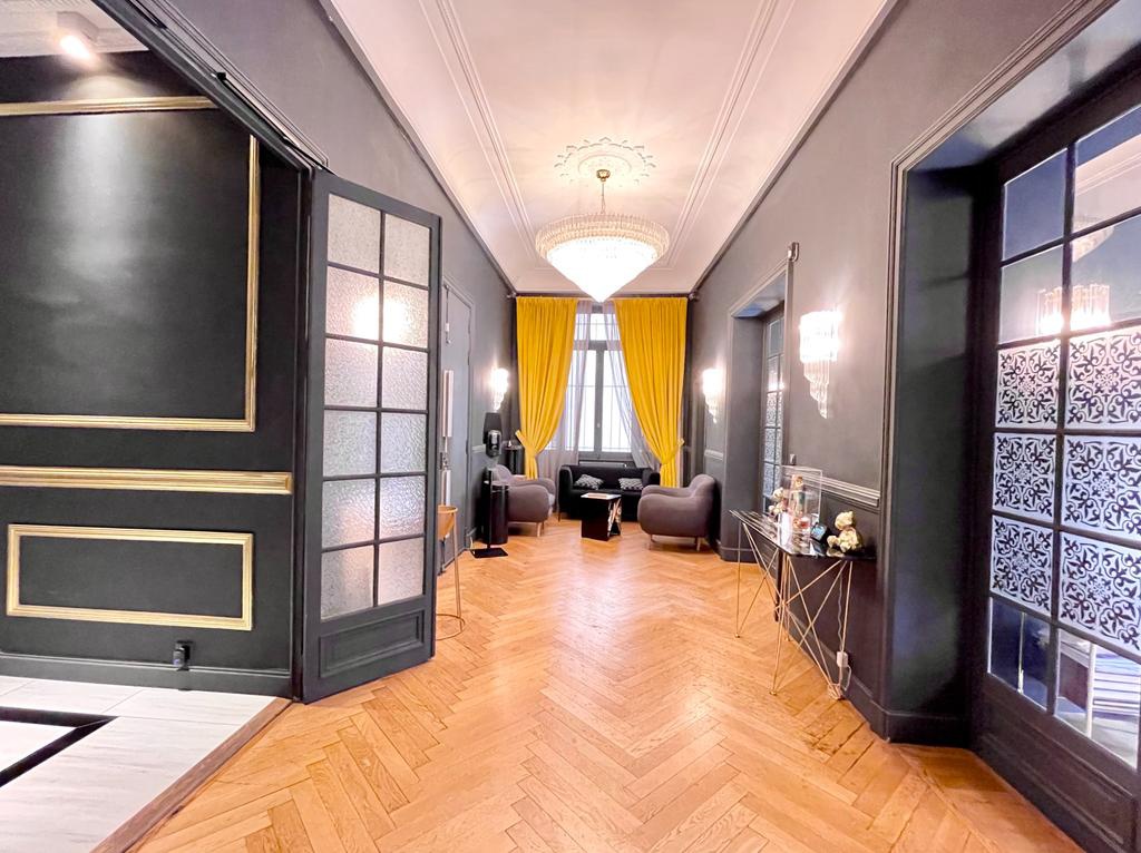 Local commercial 15 pièces 323 m² · à Marseille · 323 m² · 1 990 000 €