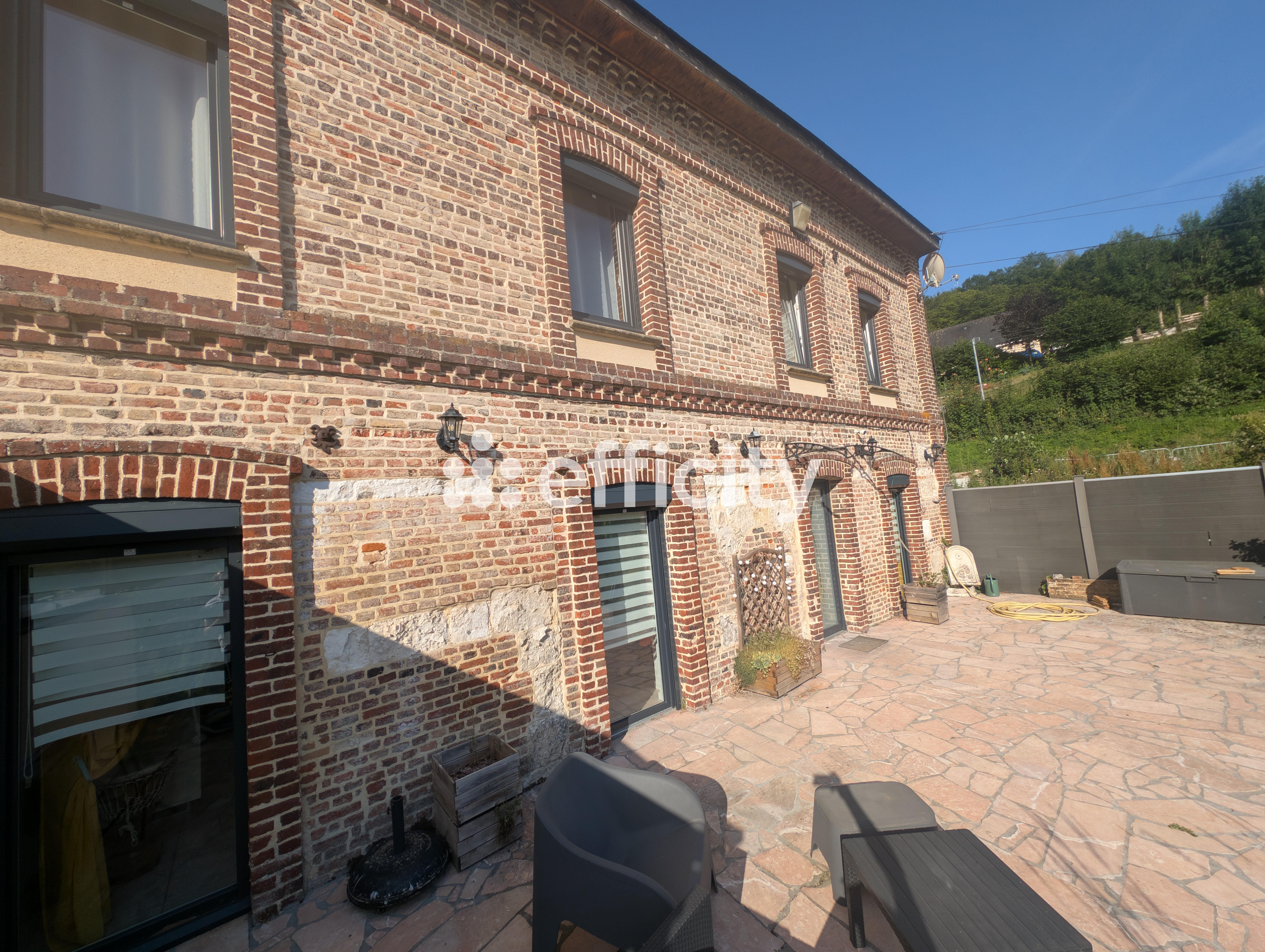 Maison 6 pièces 155 m² · à Saint-Pierre-de-Varengeville · 155 m² · 245 000 €