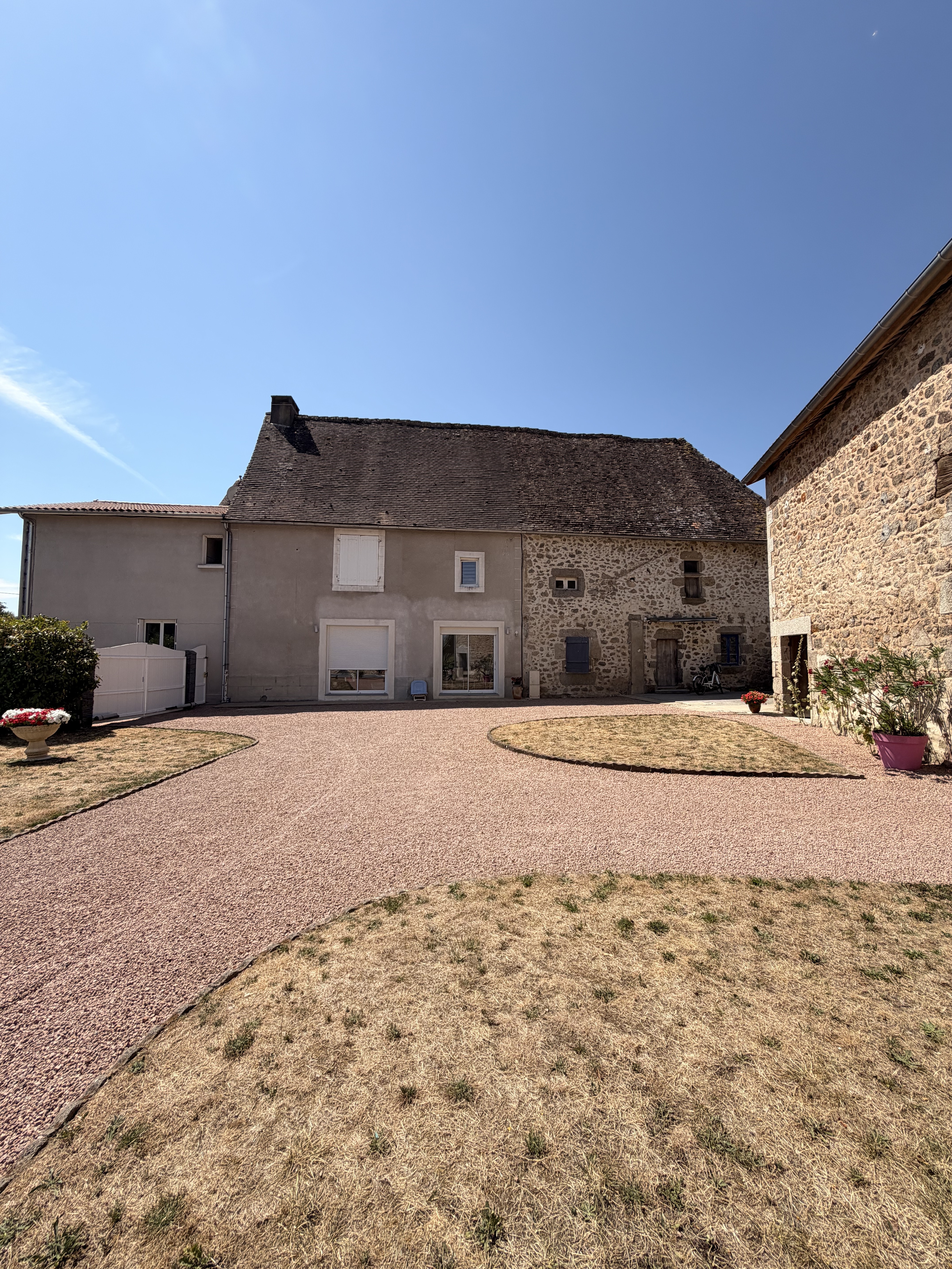 Maison 7 pièces 180 m² · à Piégut-Pluviers · 180 m² · 343 915 €