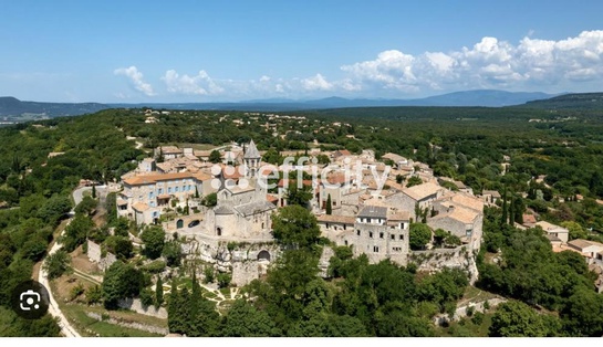 terrain  - 817m2 à La Garde-Adhémar (26700)