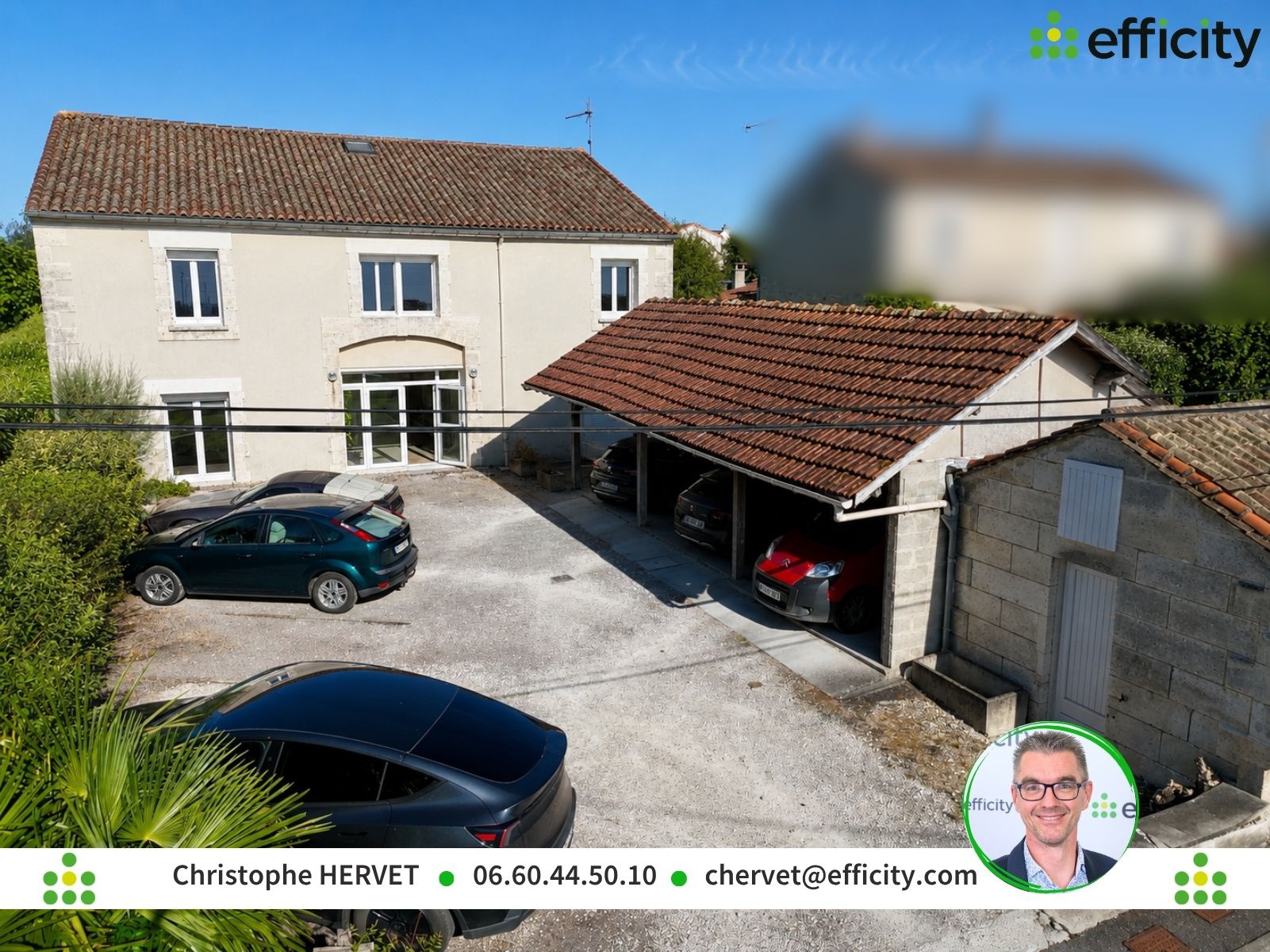 Immeuble 12 pièces 296 m² · à Ruelle-sur-Touvre · 296 m² · 370 000 €